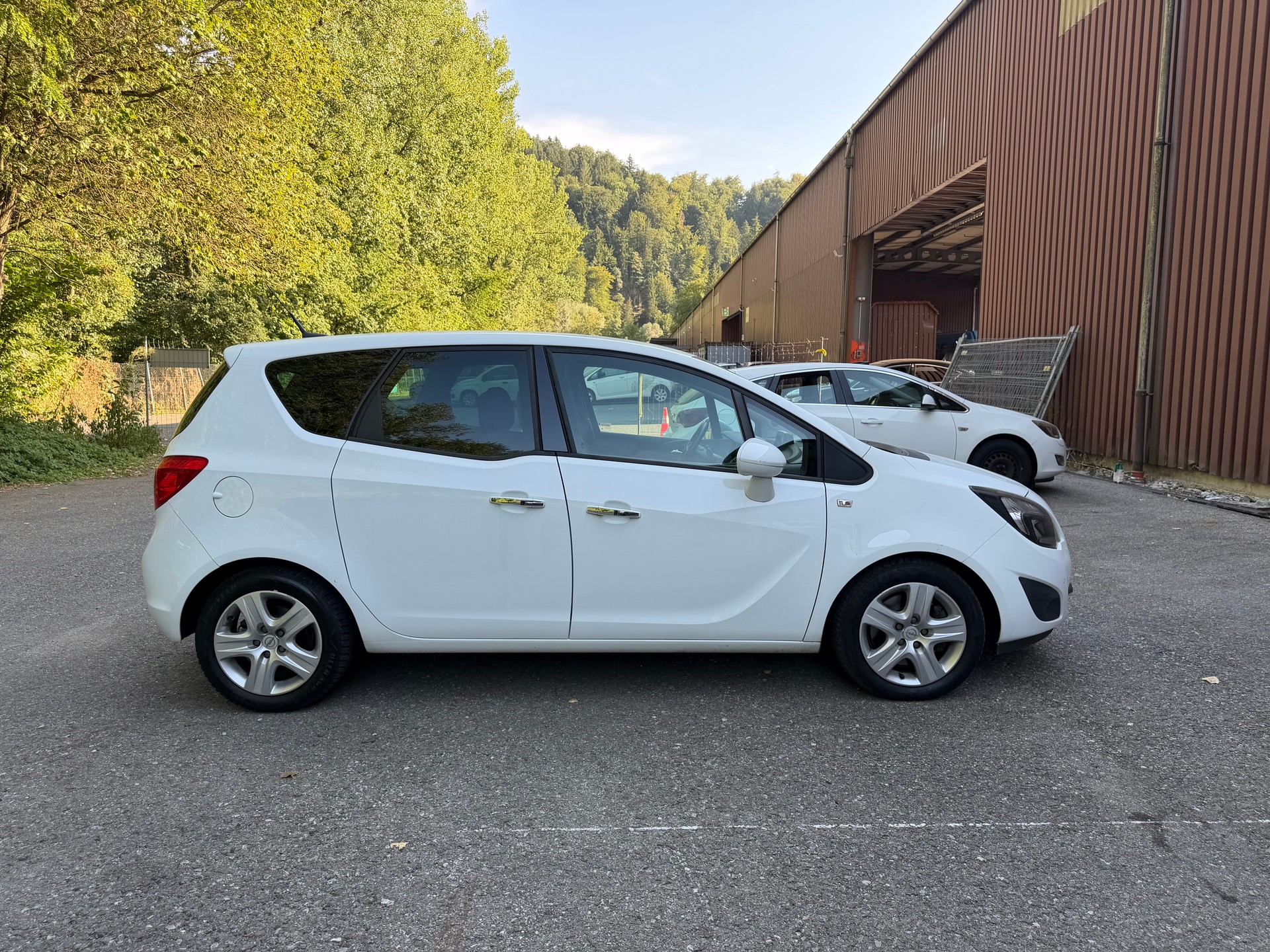 OPEL Meriva 1.7 CDTi Enjoy Automatic-image-3