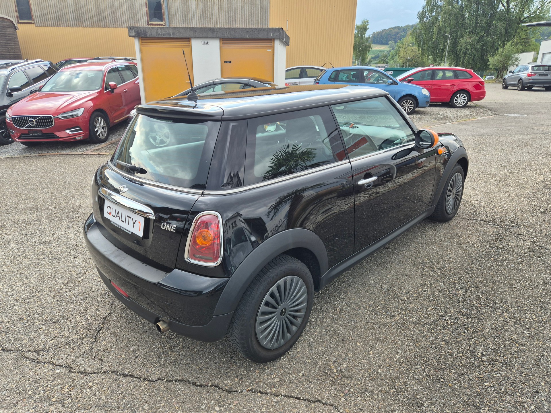 MINI One-image-2