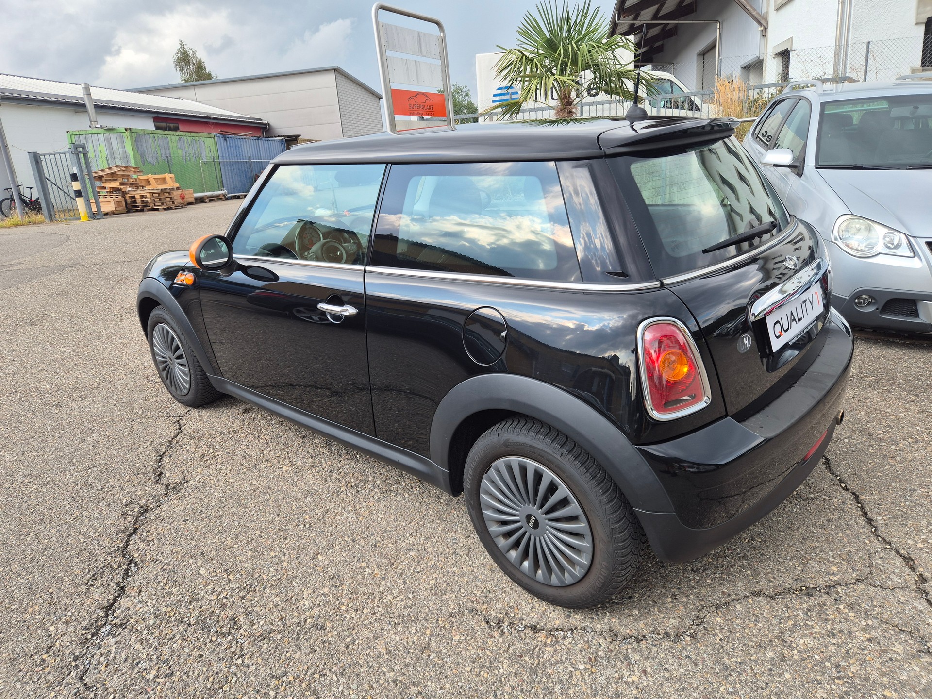 MINI One-image-3