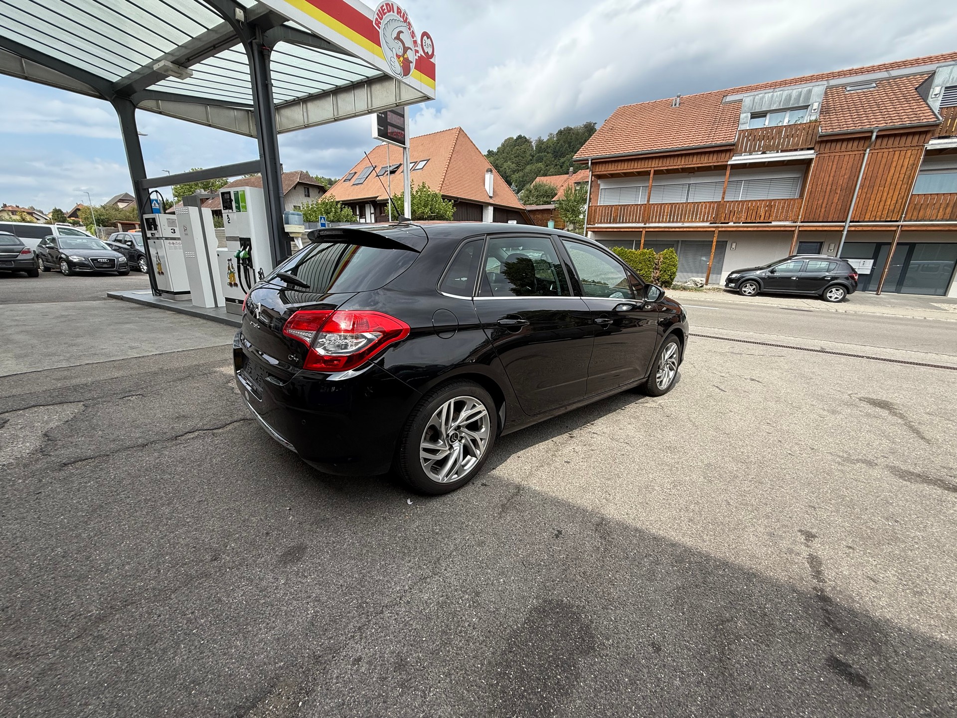 CITROEN C4 Berline 1.6 e-HDi Edition EGS6-image-2