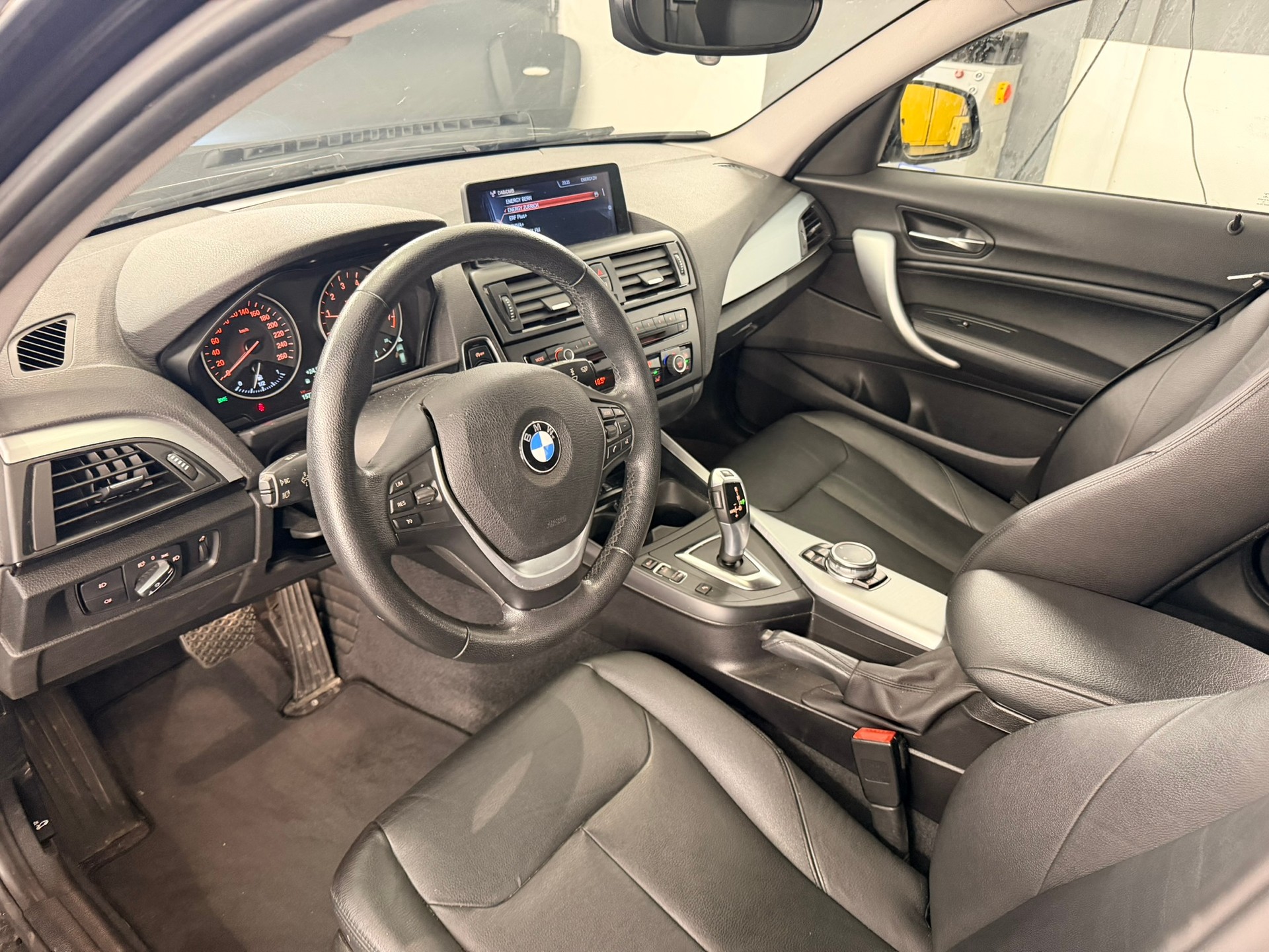 BMW 116i Sport Line Steptronic-image-11