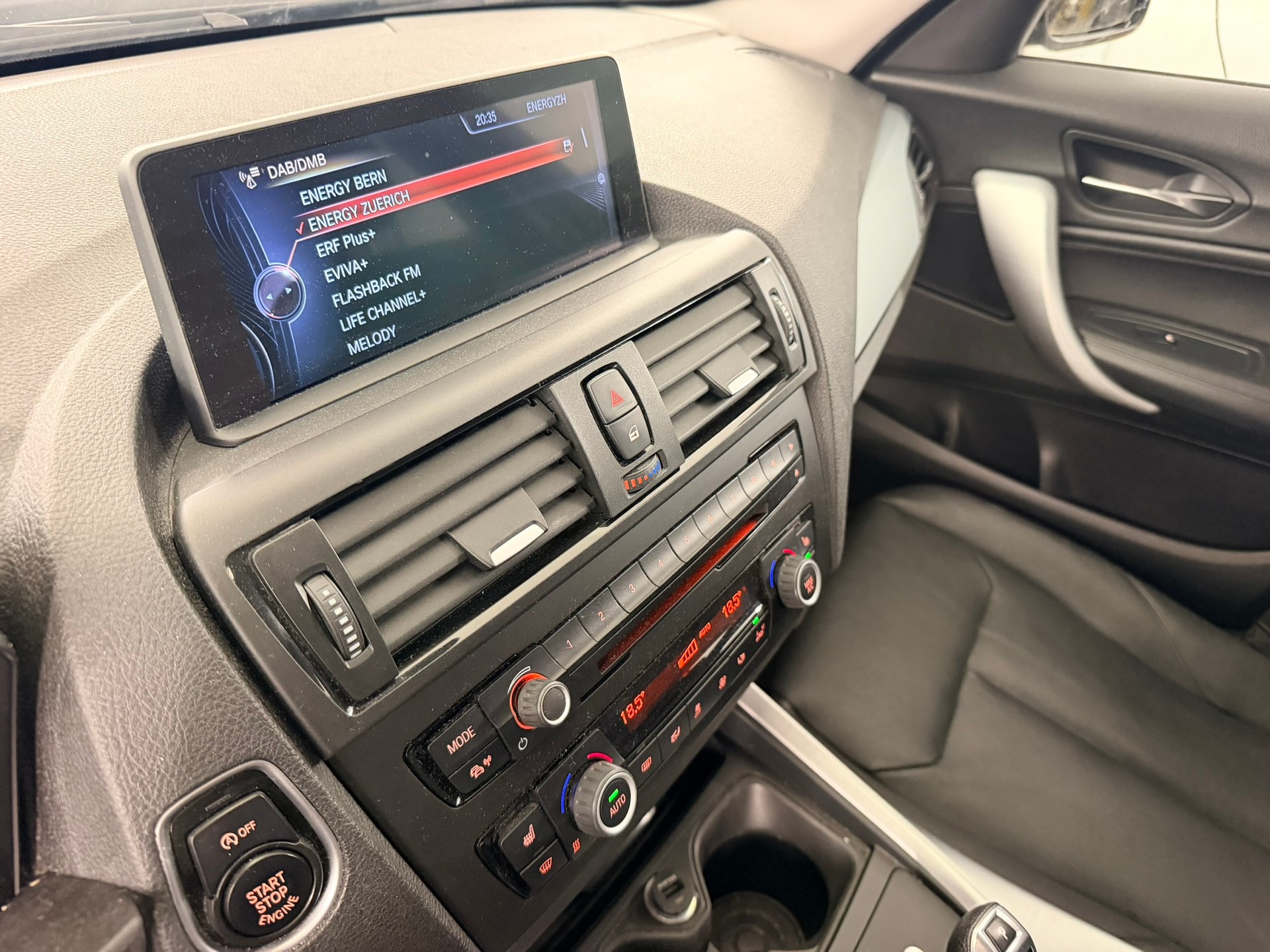 BMW 116i Sport Line Steptronic-image-14