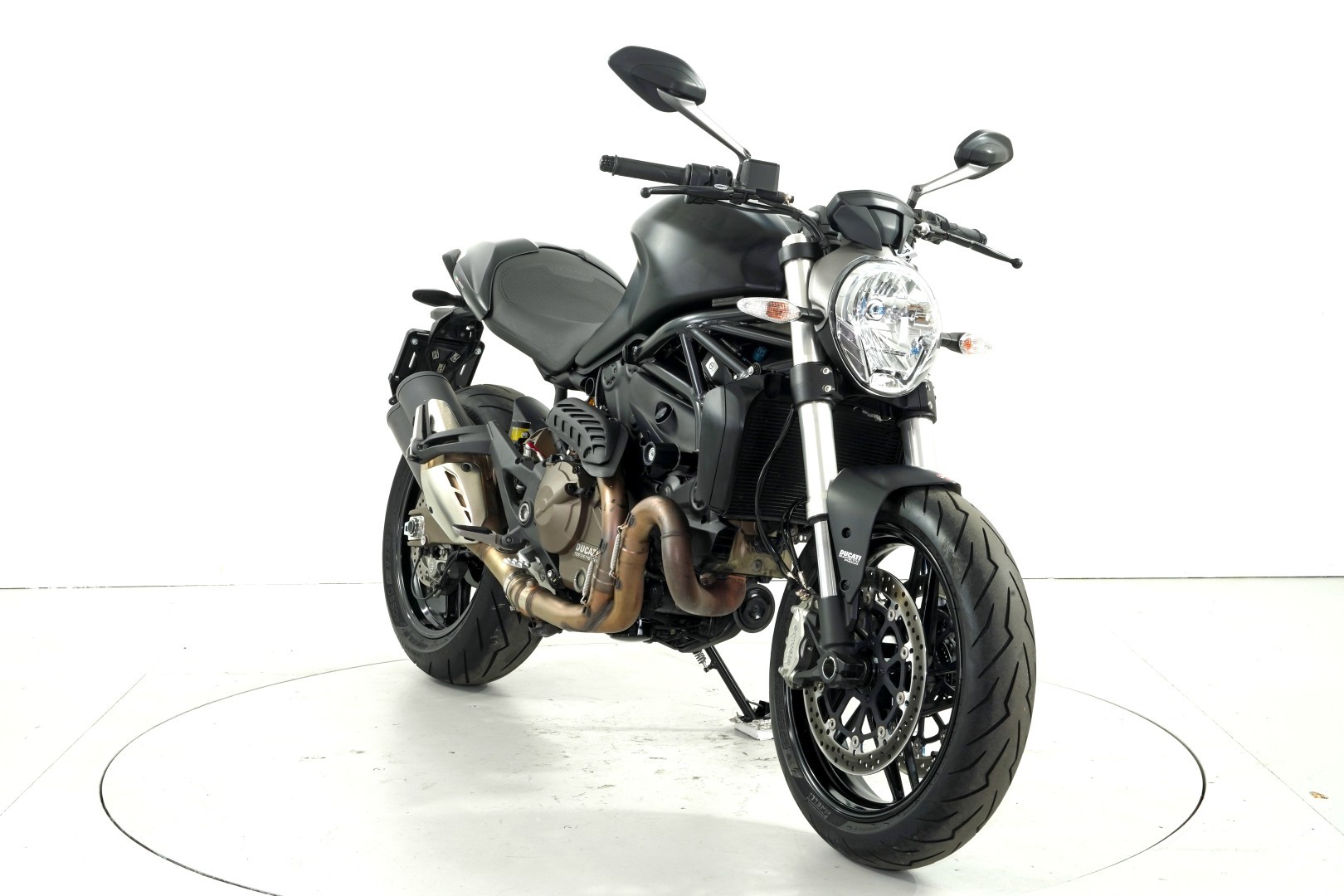 DUCATI Monster 821 ABS-showroom-element-1