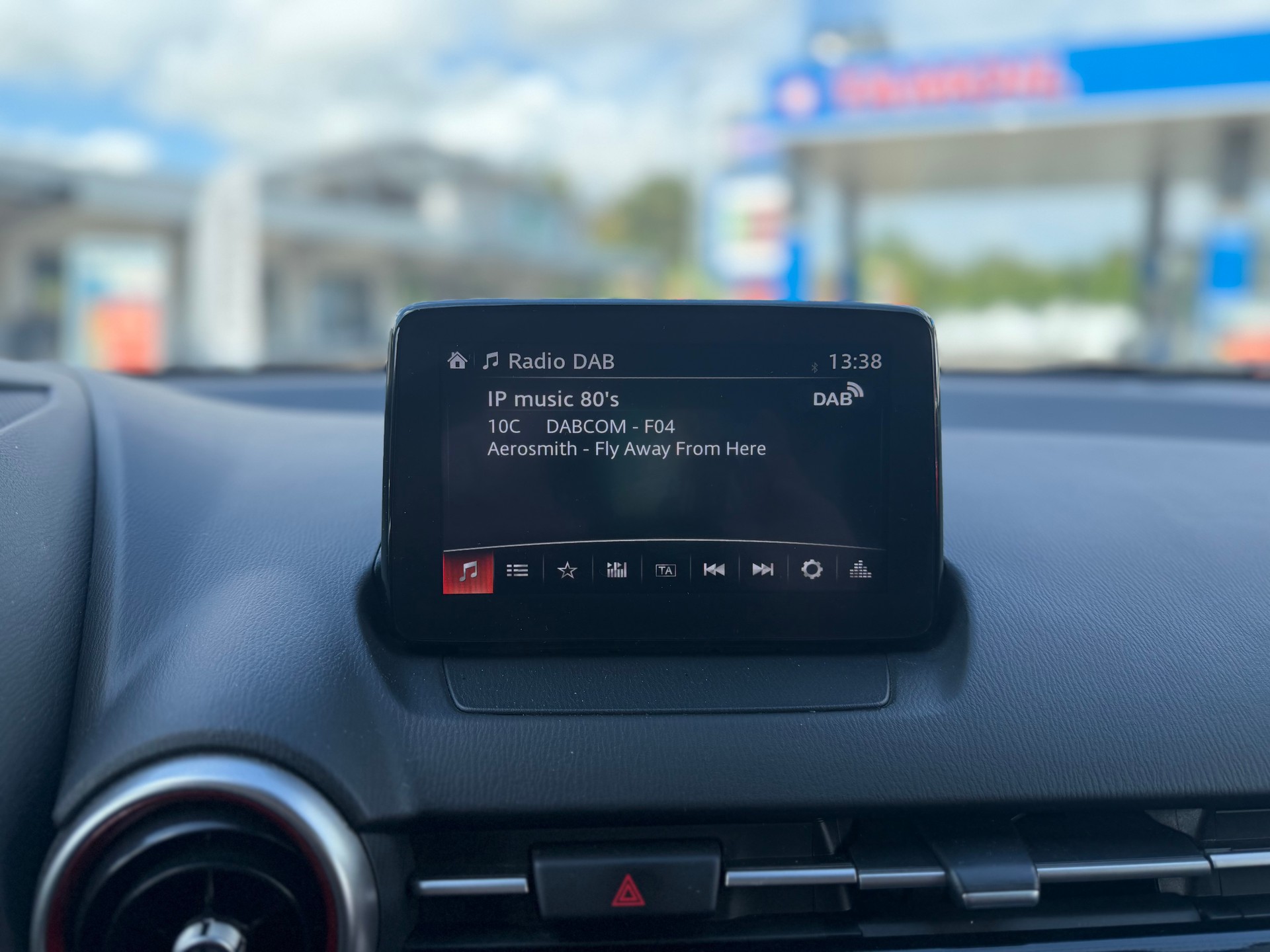 MAZDA 2 SKYACTIV-G 90 Homura Automat-image-5