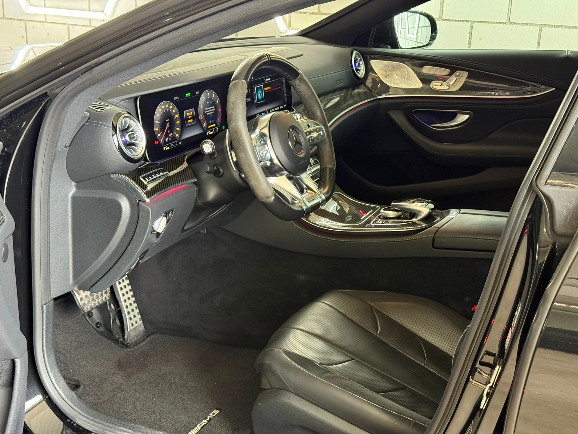 MERCEDES-BENZ CLS 53 AMG 4 Matic+-image-4