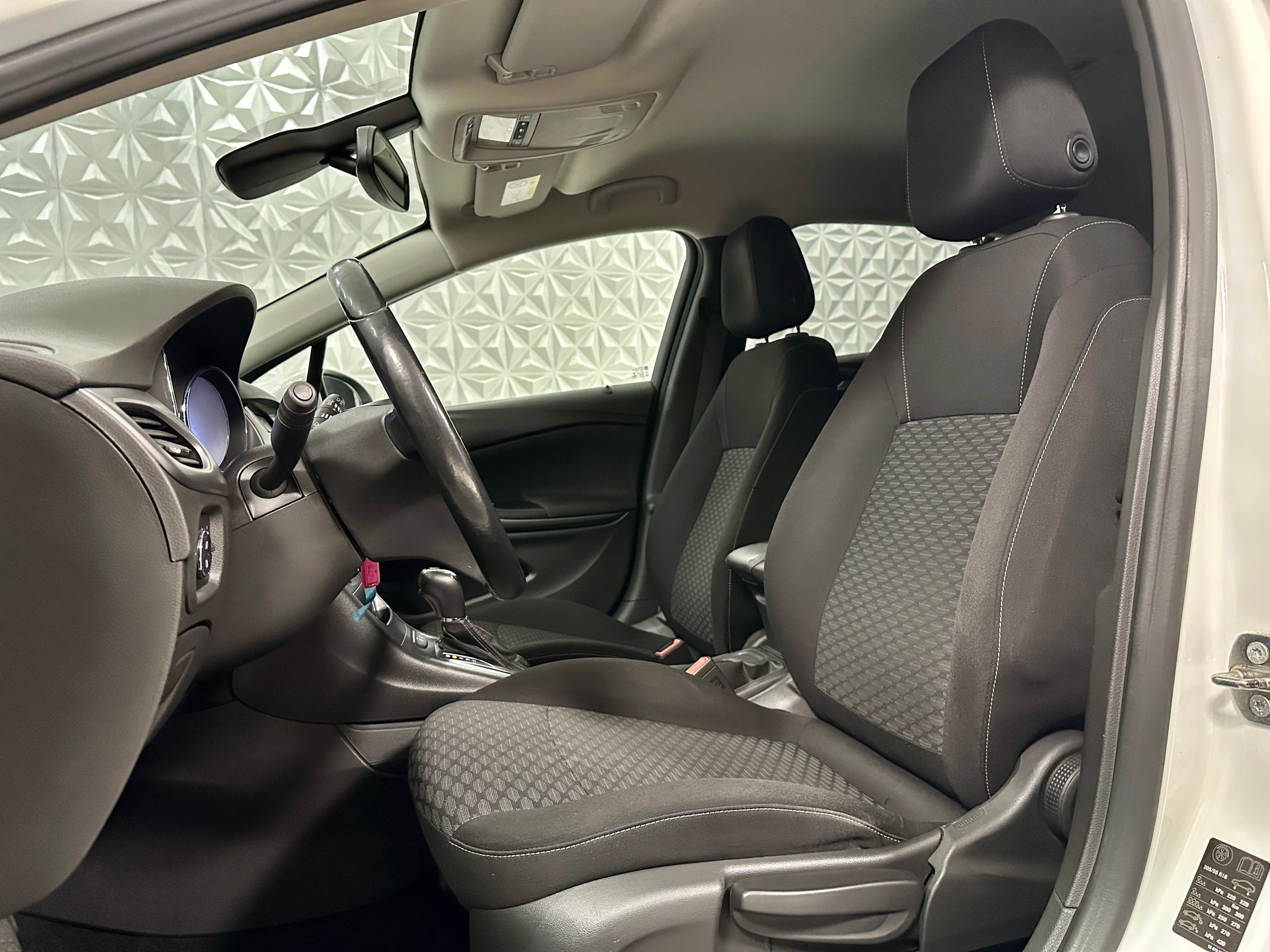 OPEL Astra 1.4i Turbo Enjoy Automatic-image-11