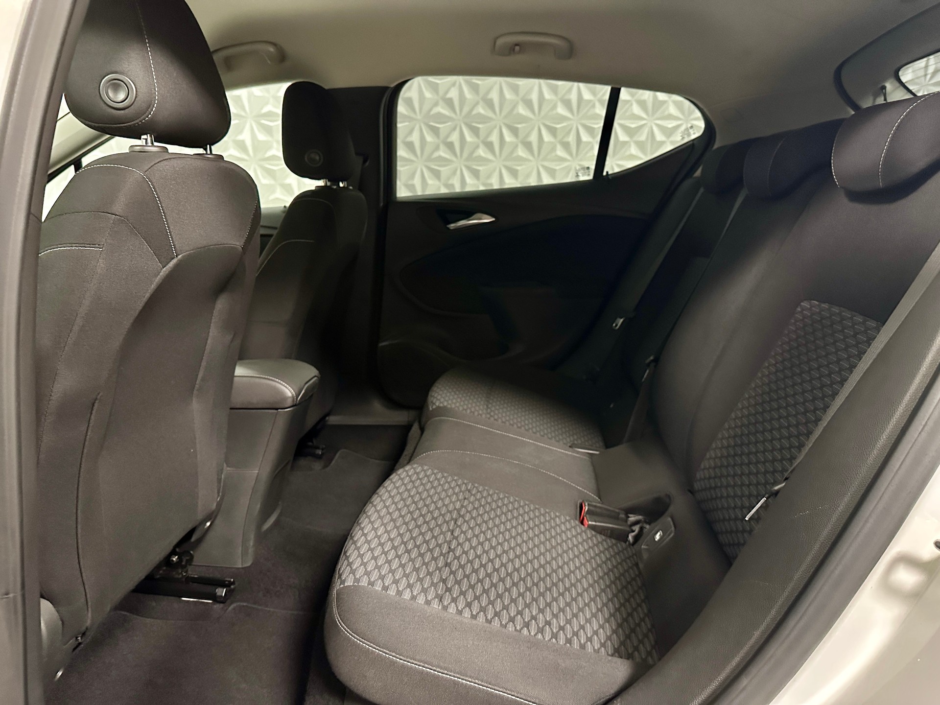 OPEL Astra 1.4i Turbo Enjoy Automatic-image-12