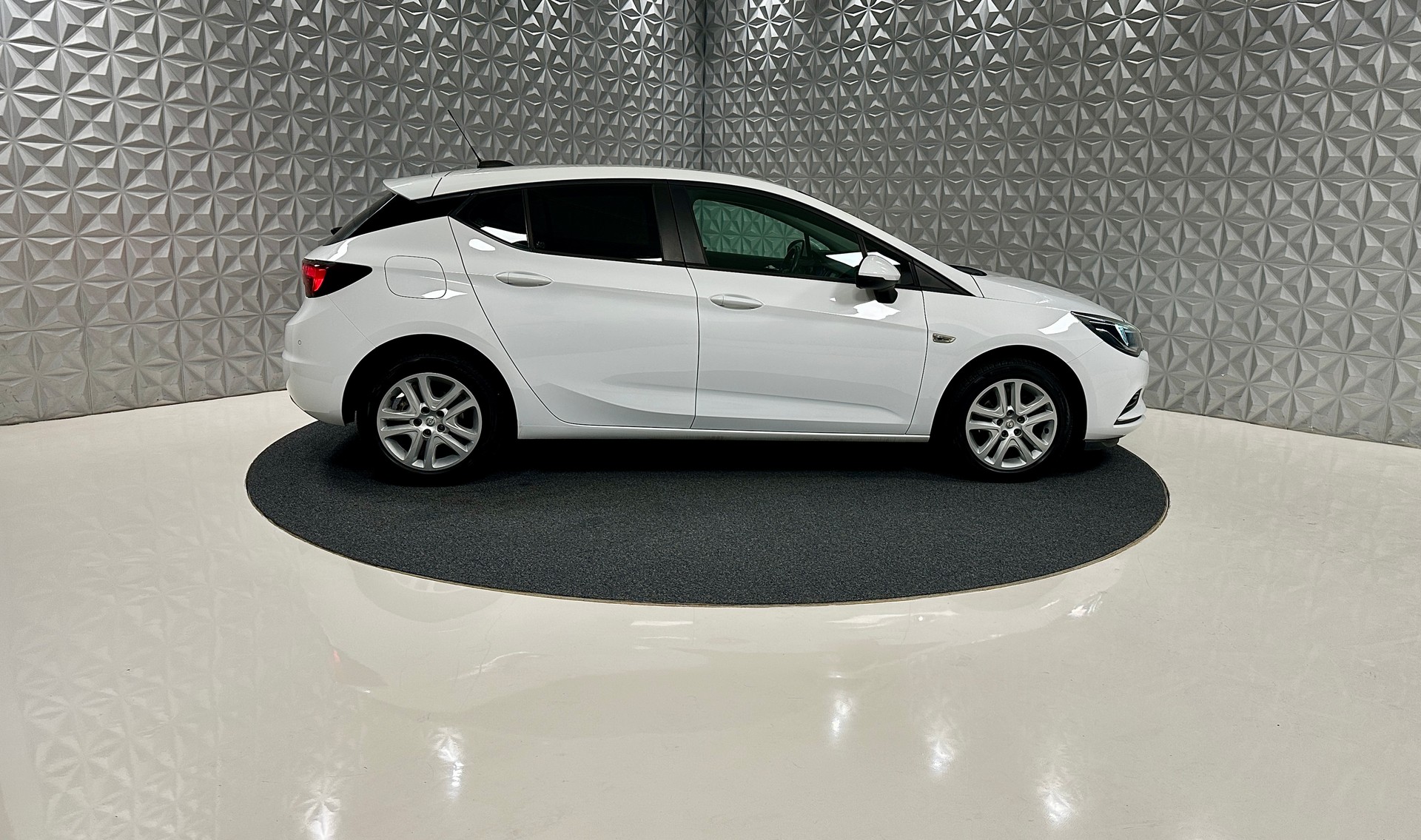 OPEL Astra 1.4i Turbo Enjoy Automatic-showroom-element-3