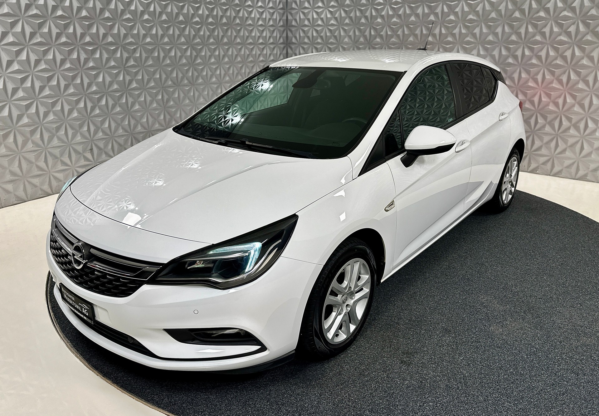 OPEL Astra 1.4i Turbo Enjoy Automatic-image-8