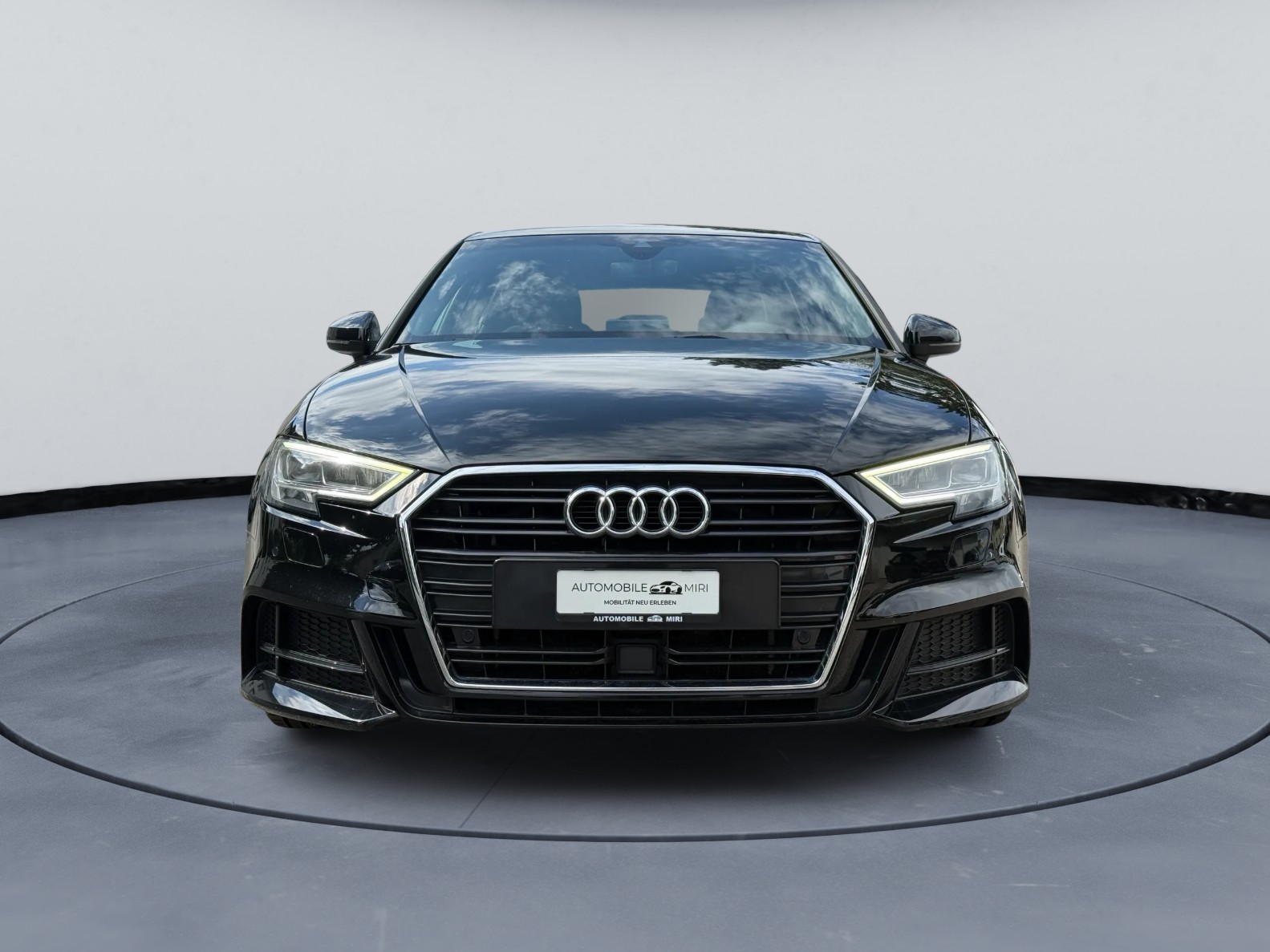 AUDI A3 Sportback 30 TDI S-line-image-1