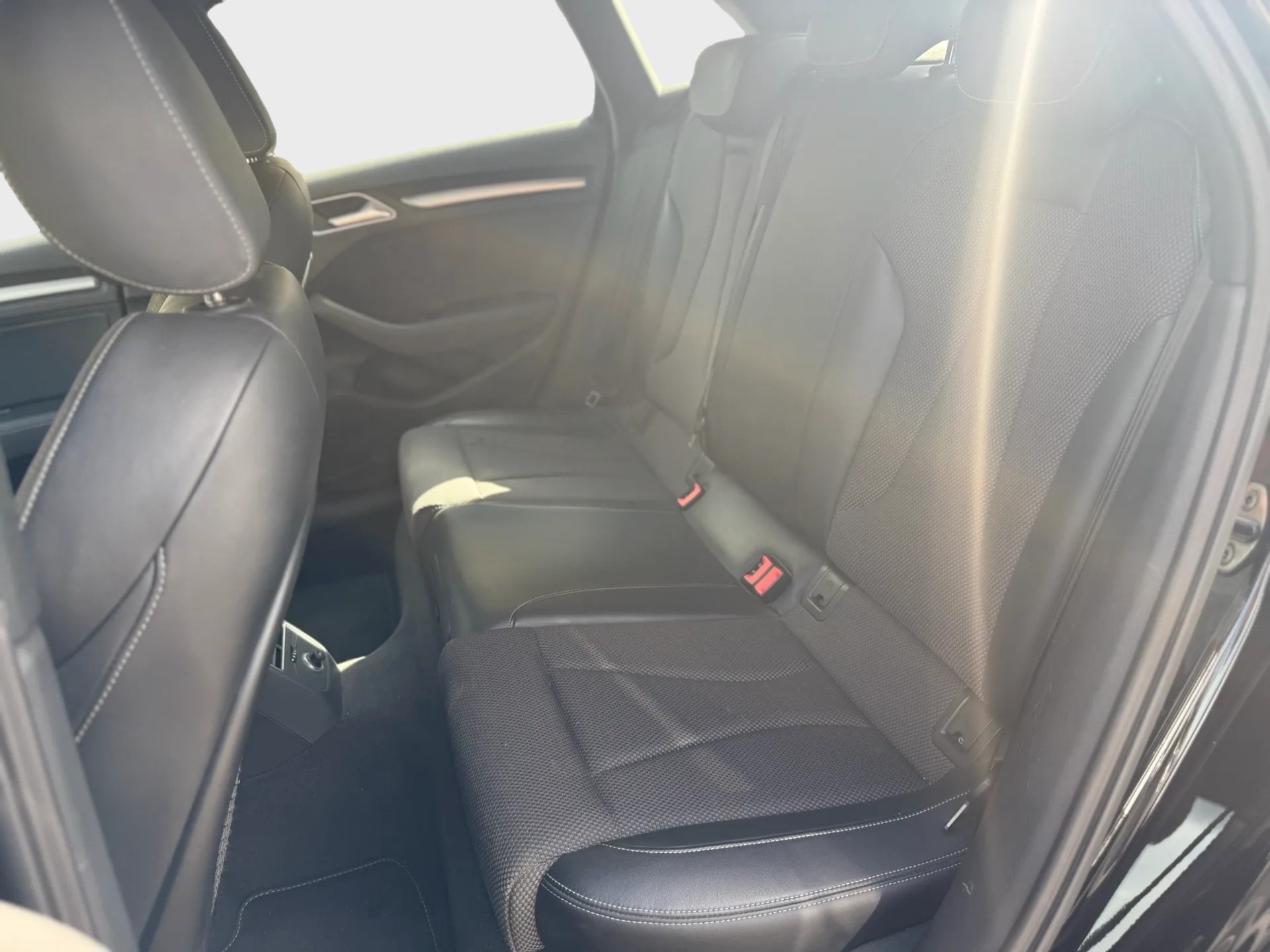 AUDI A3 Sportback 30 TDI S-line-image-14