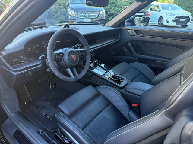 PORSCHE 3.0 Carrera 4 GTS PDK-image-9