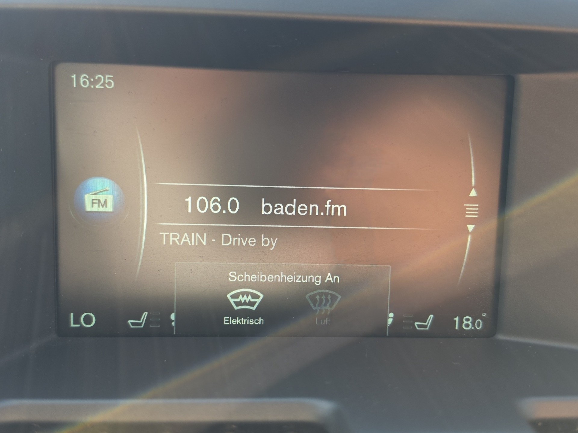 VOLVO XC60 2.4 D5 Summum AWD S/S-image-18