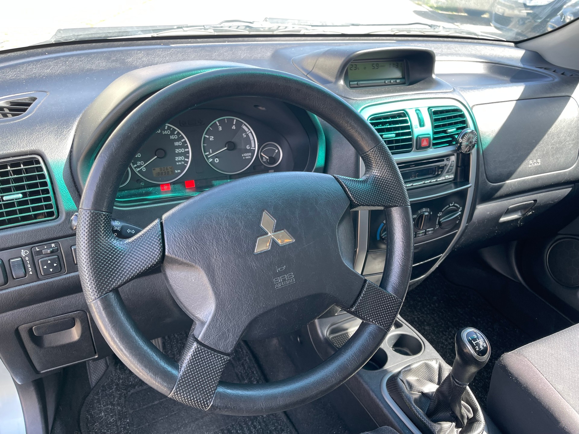 MITSUBISHI Space Star 1.9 DI Premium-image-8