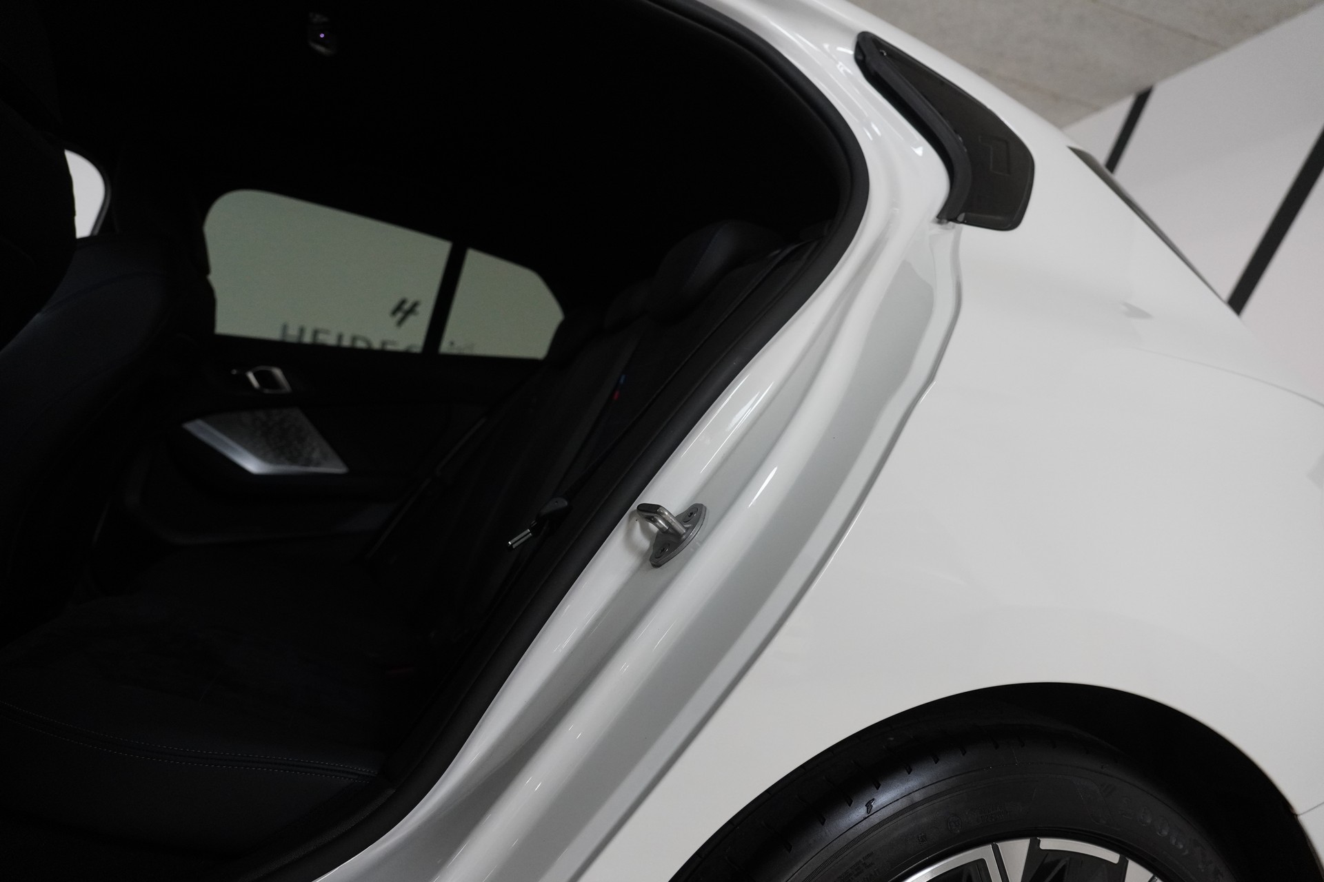 BMW 120d M Sport Steptronic-image-12