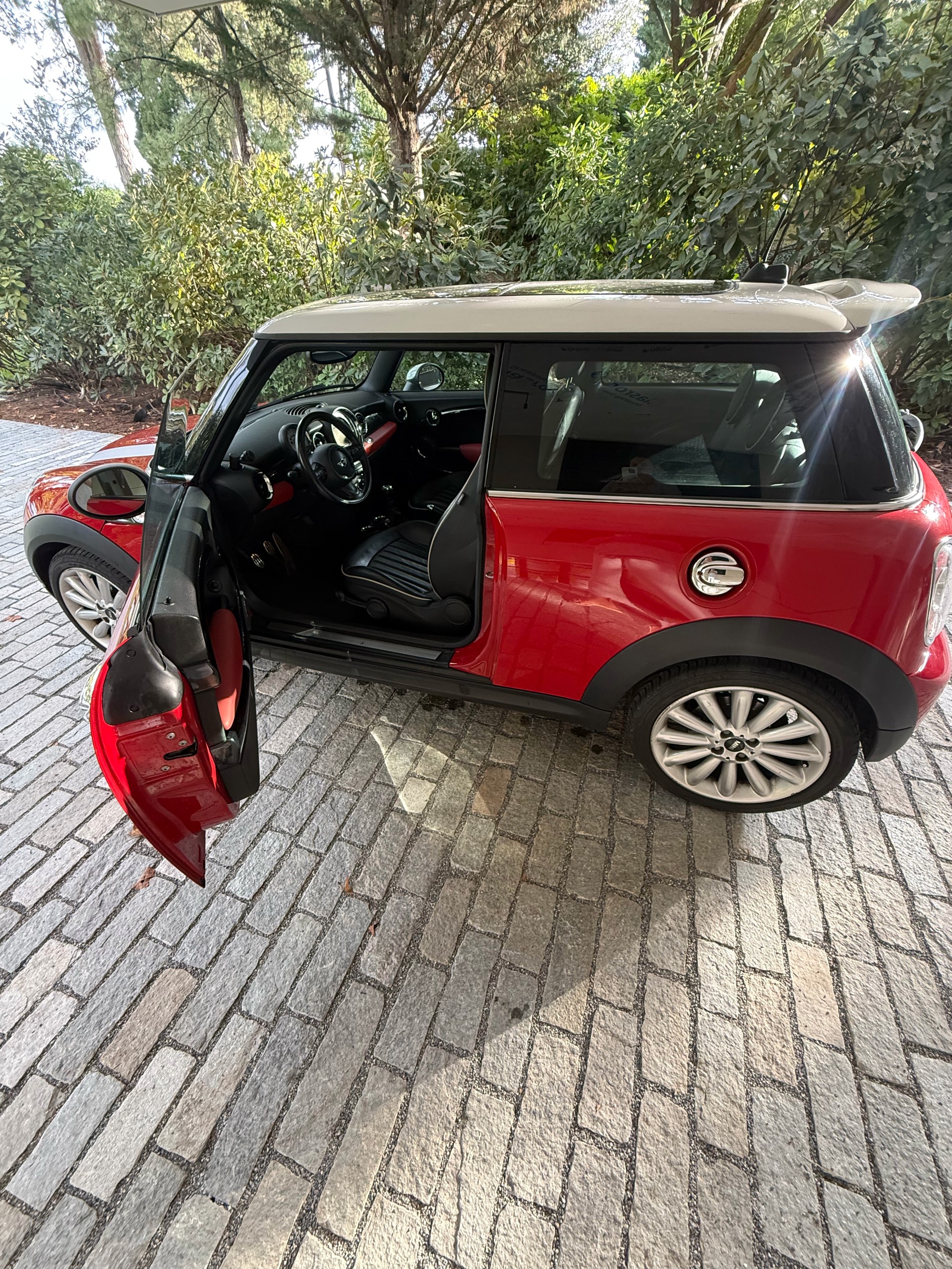 MINI 1.6i Cooper S-image-1