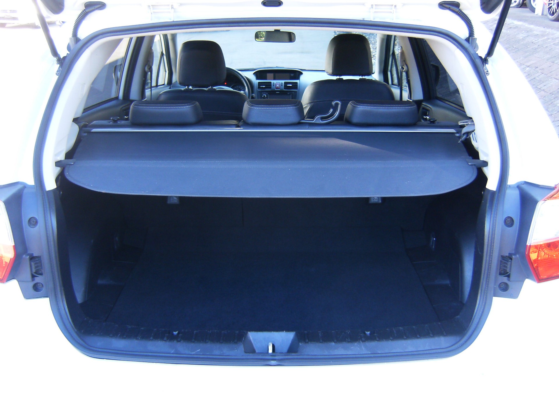 SUBARU XV 2.0 Swiss Three AWD CVT-image-6