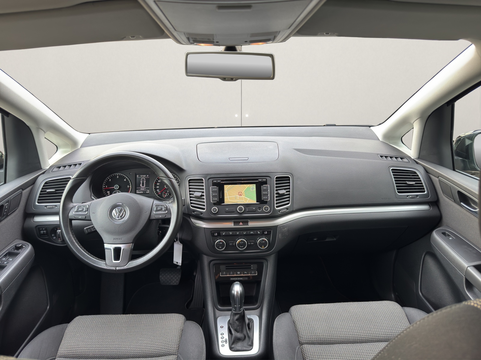 VW Sharan 2.0 TDI BMT Comfortline DSG-image-9