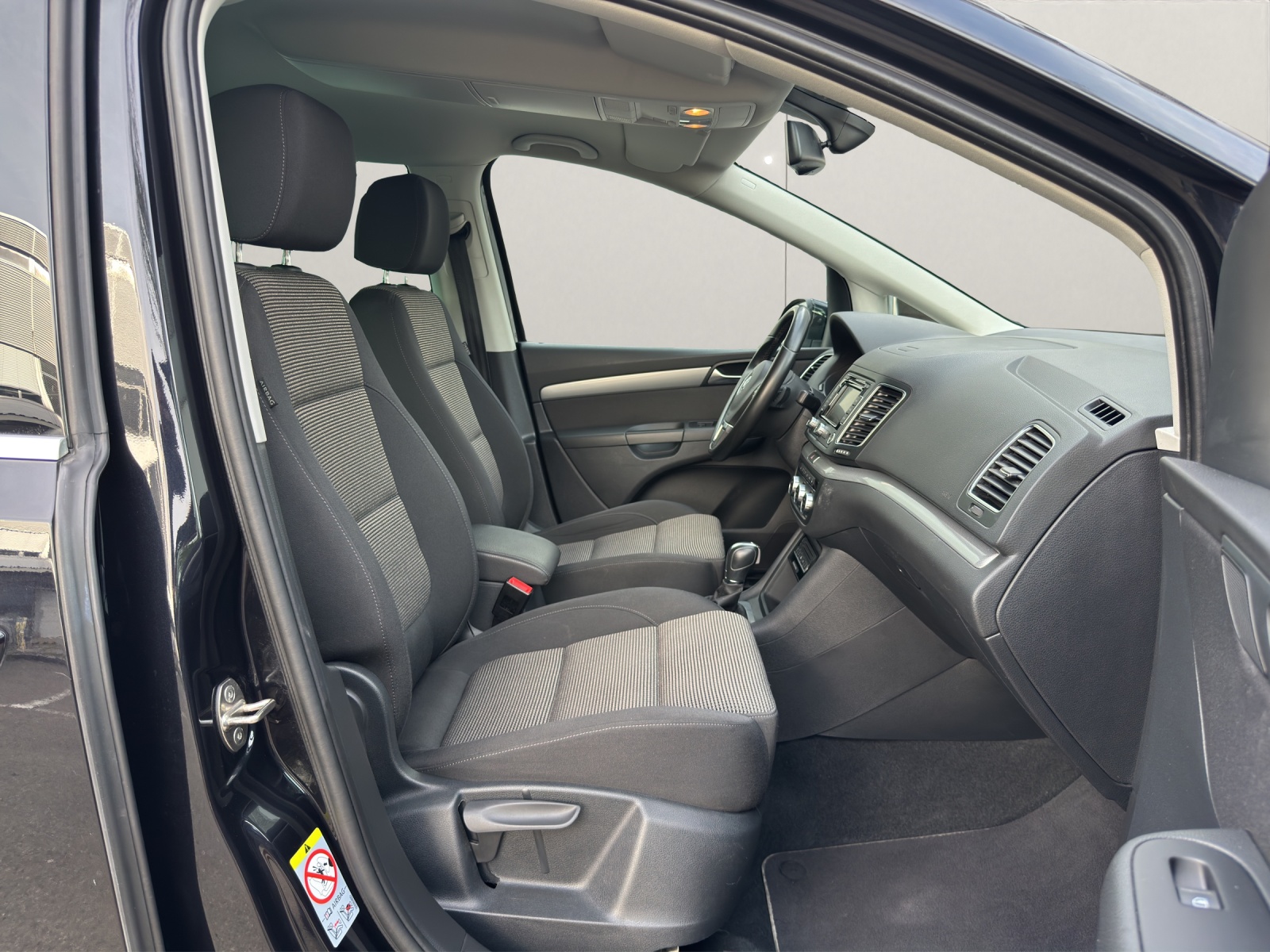 VW Sharan 2.0 TDI BMT Comfortline DSG-image-10