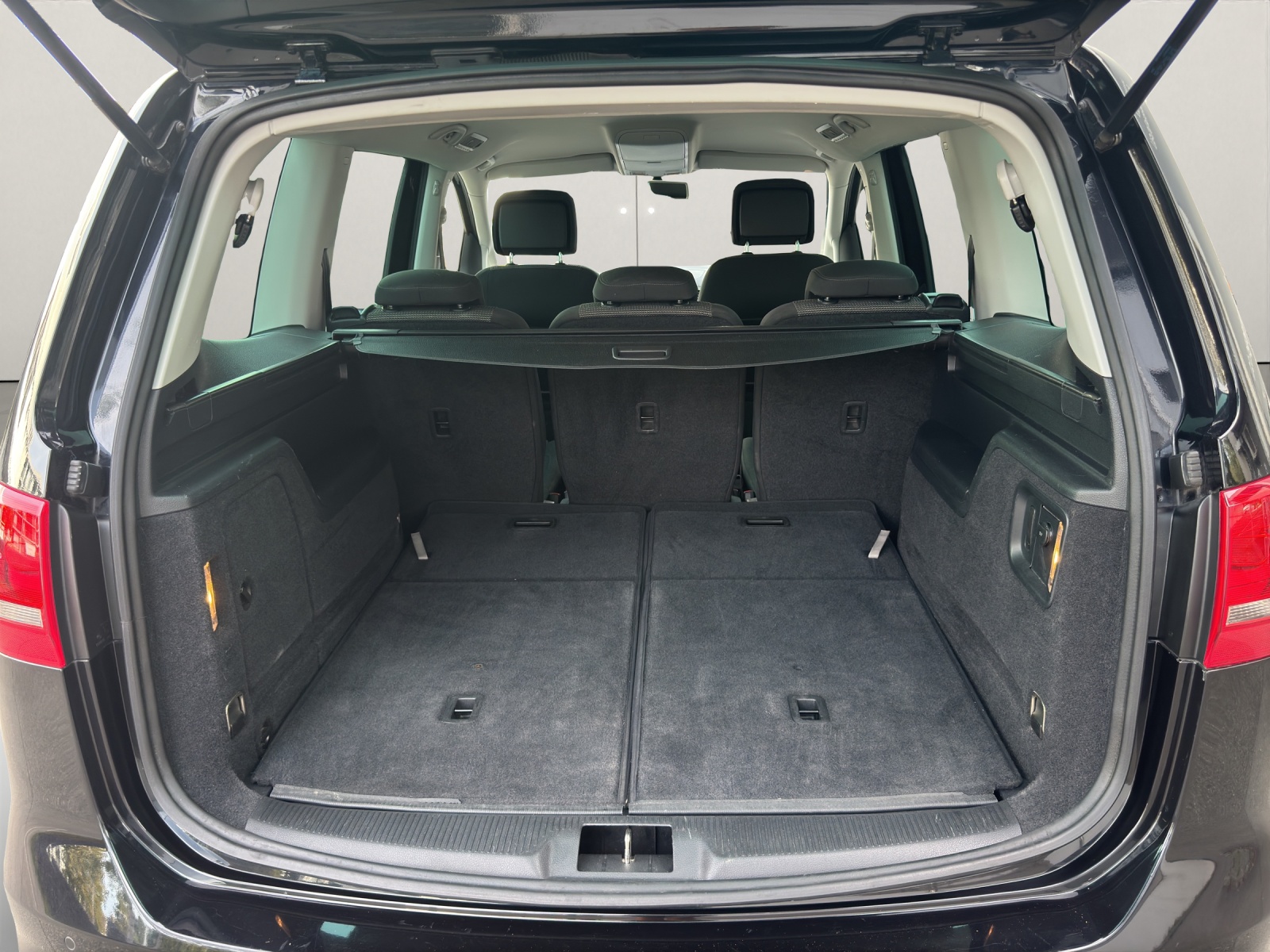 VW Sharan 2.0 TDI BMT Comfortline DSG-image-14