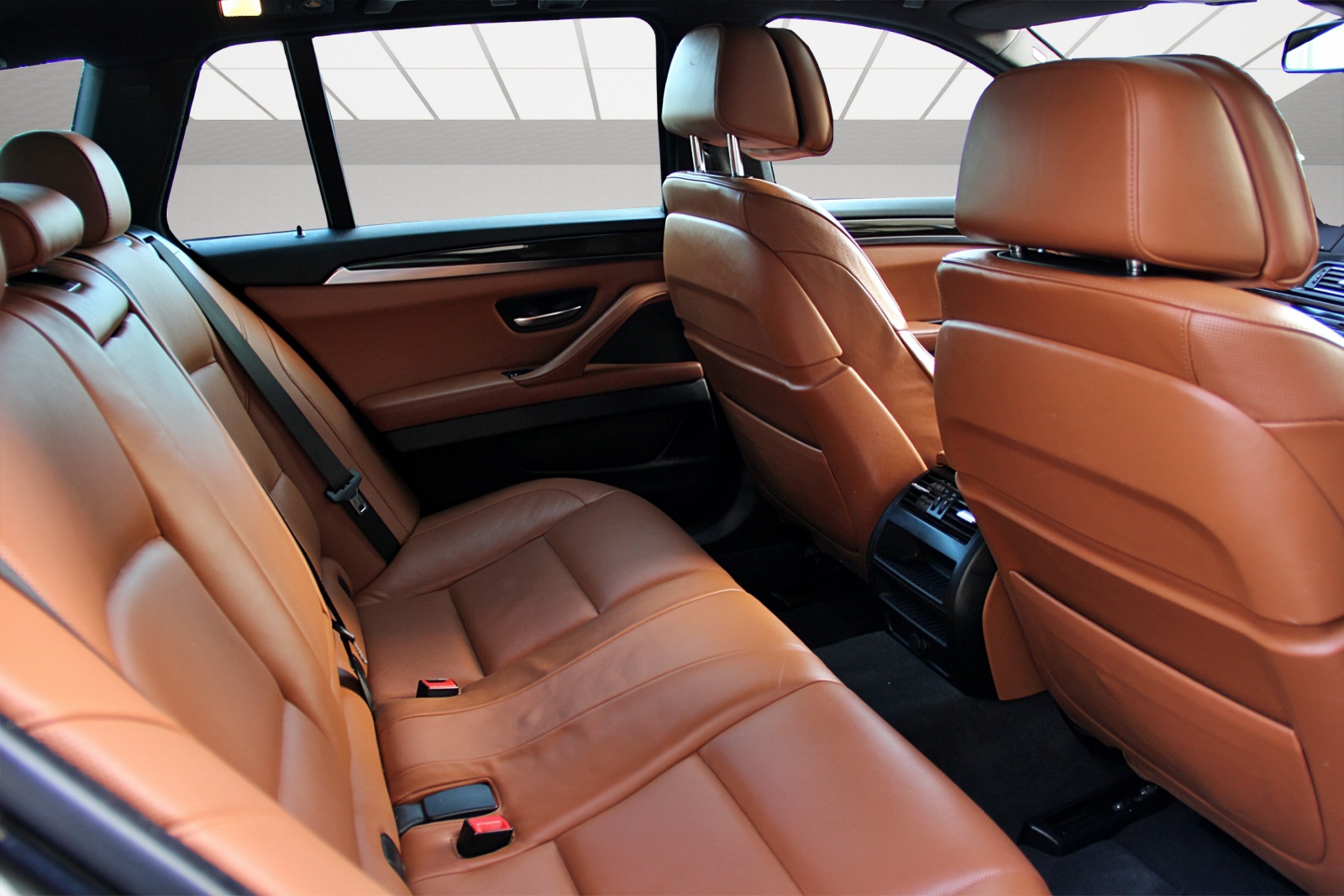 BMW 535d Touring xDrive M-Paket Platinum Sport Edition-image-11