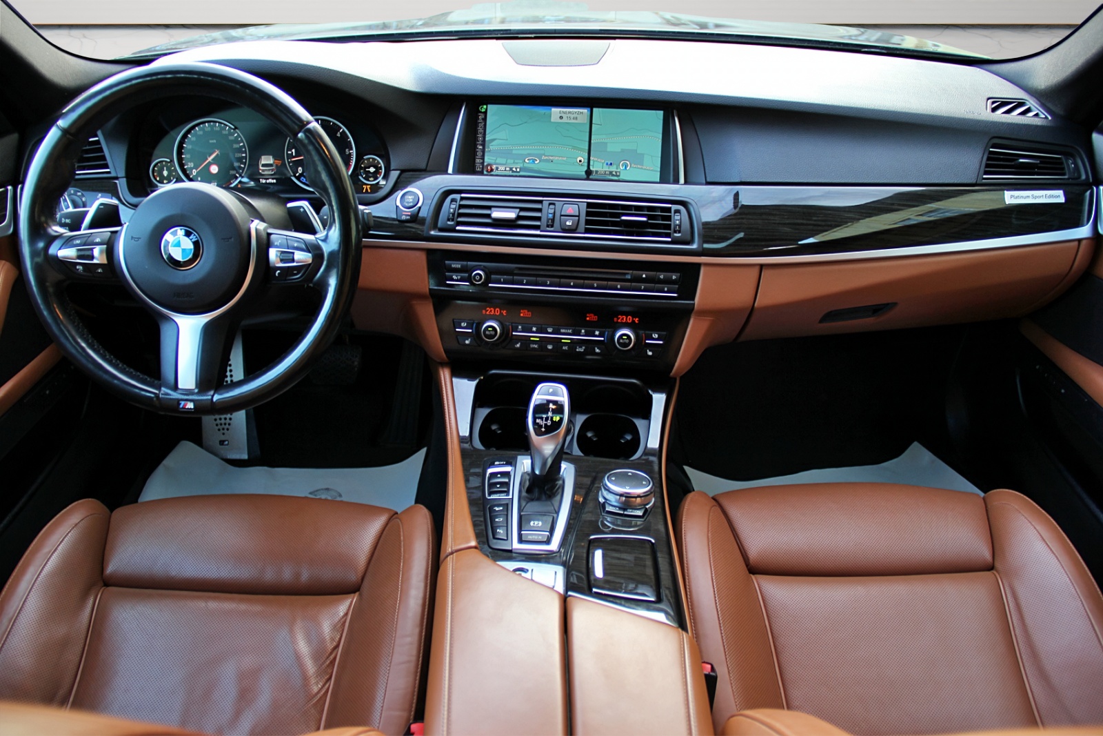 BMW 535d Touring xDrive M-Paket Platinum Sport Edition-image-10