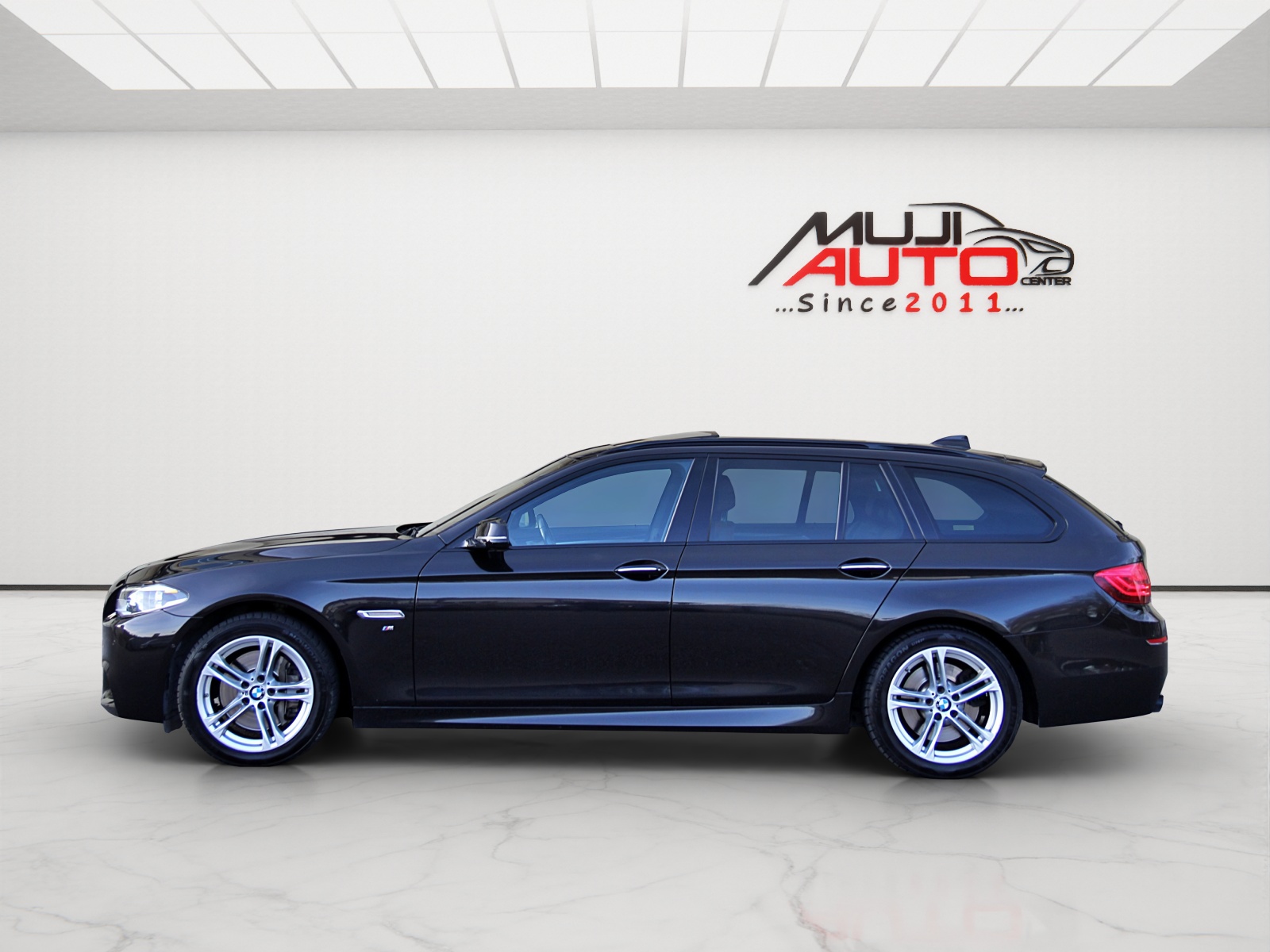BMW 535d Touring xDrive M-Paket Platinum Sport Edition-image-1