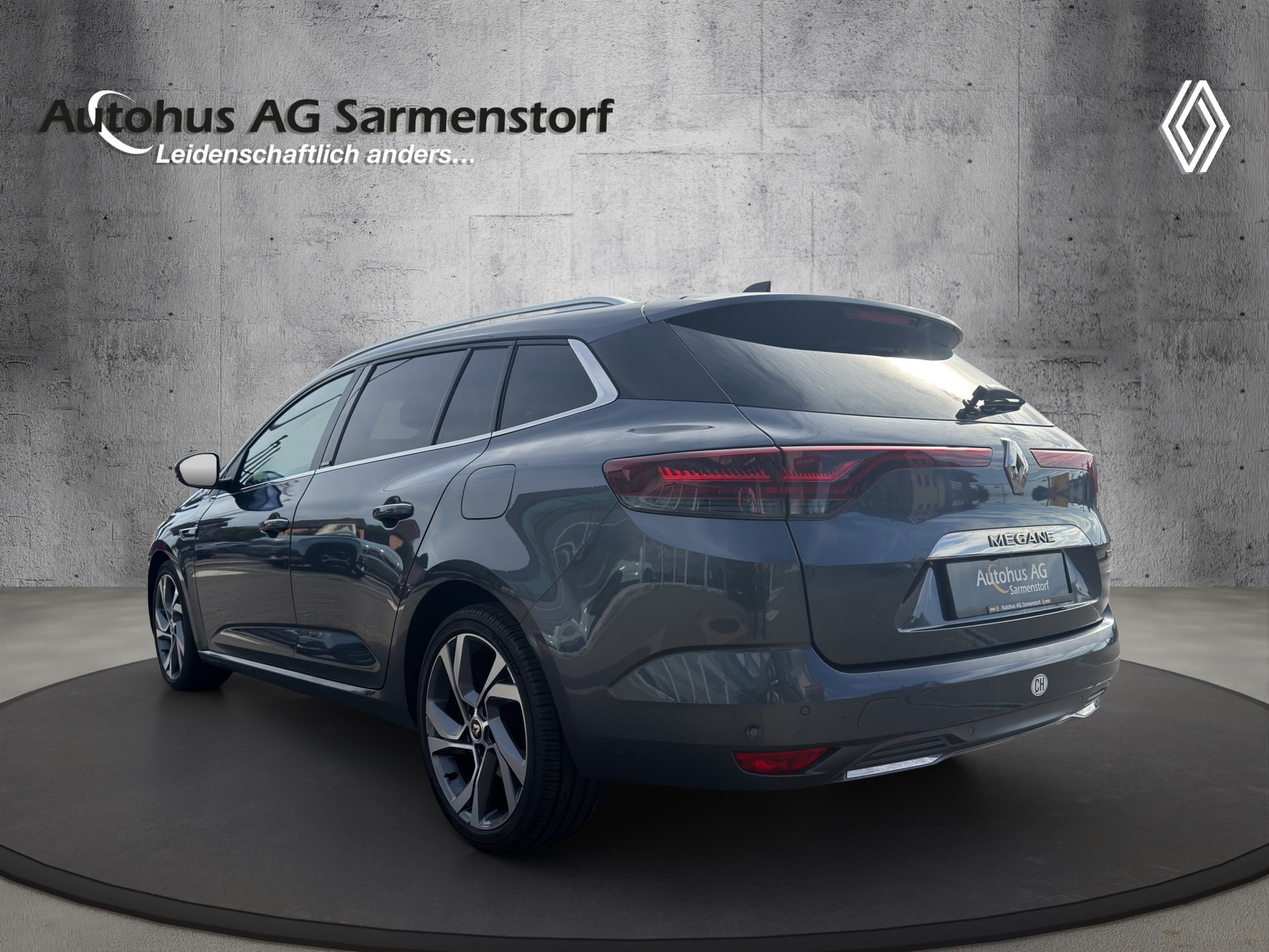 RENAULT Mégane Grandtour 1.6 E-Tech R.S. Line-image-3