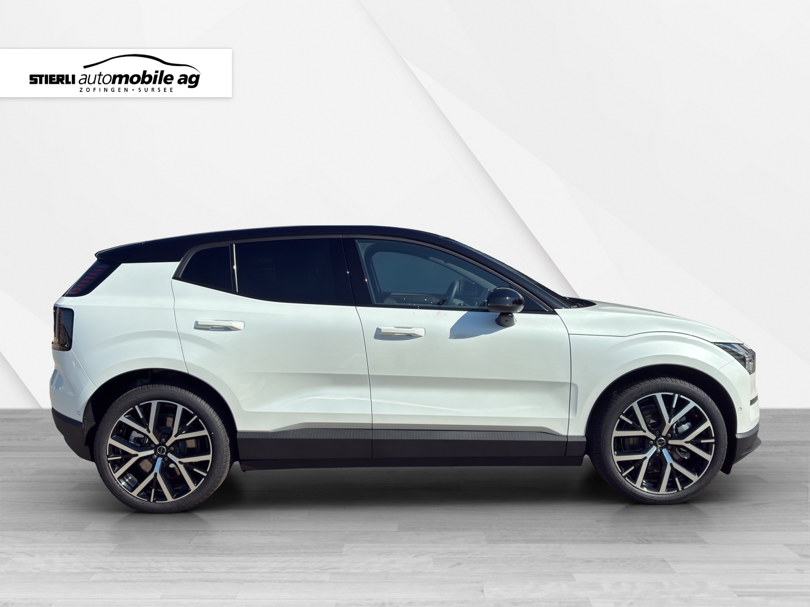 VOLVO EX 30 E60 Twin Ultra Performance Sw. Black Ed. AWD-image-3