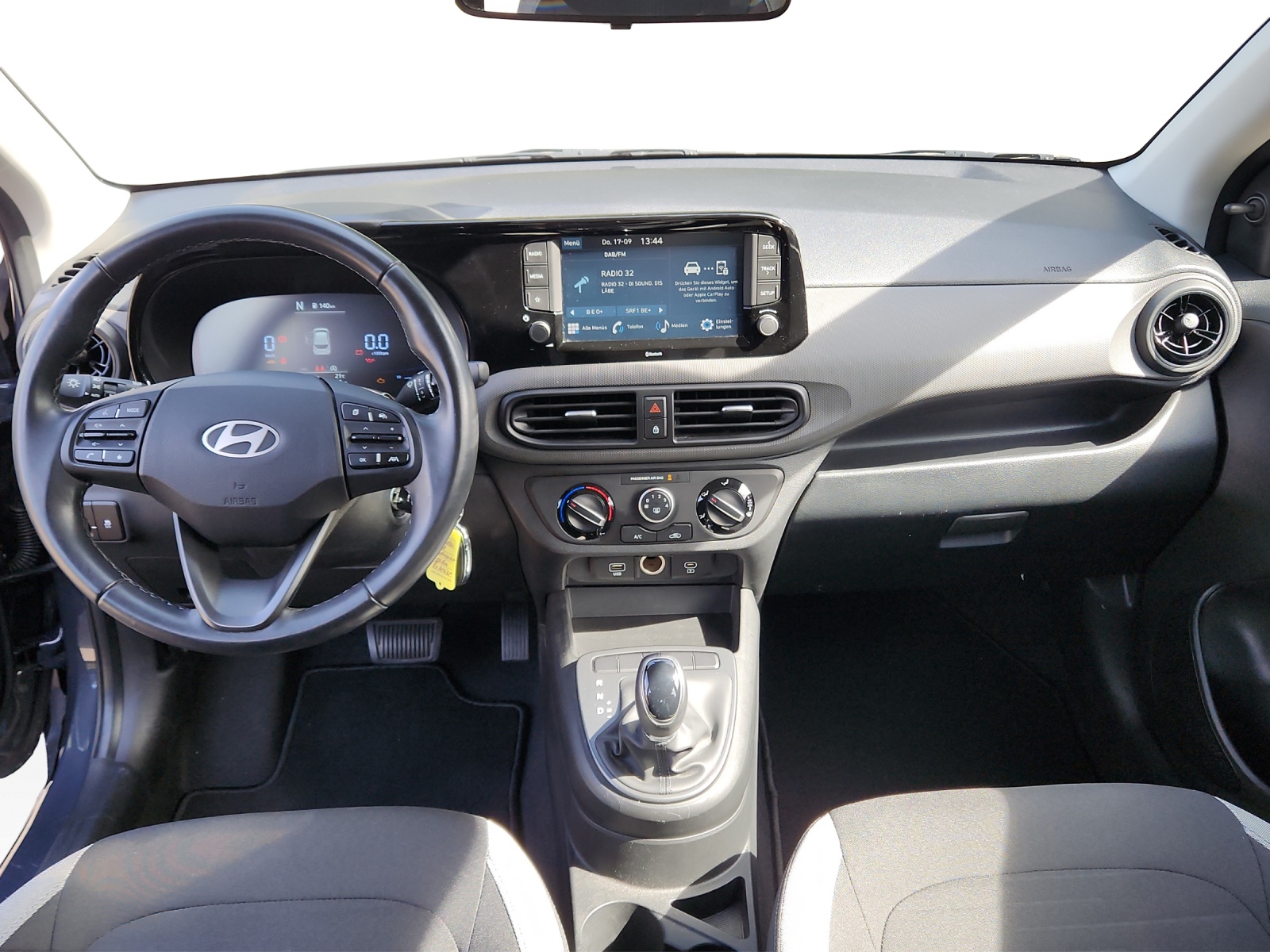 HYUNDAI i10 1.0 Origo Automat-image-9