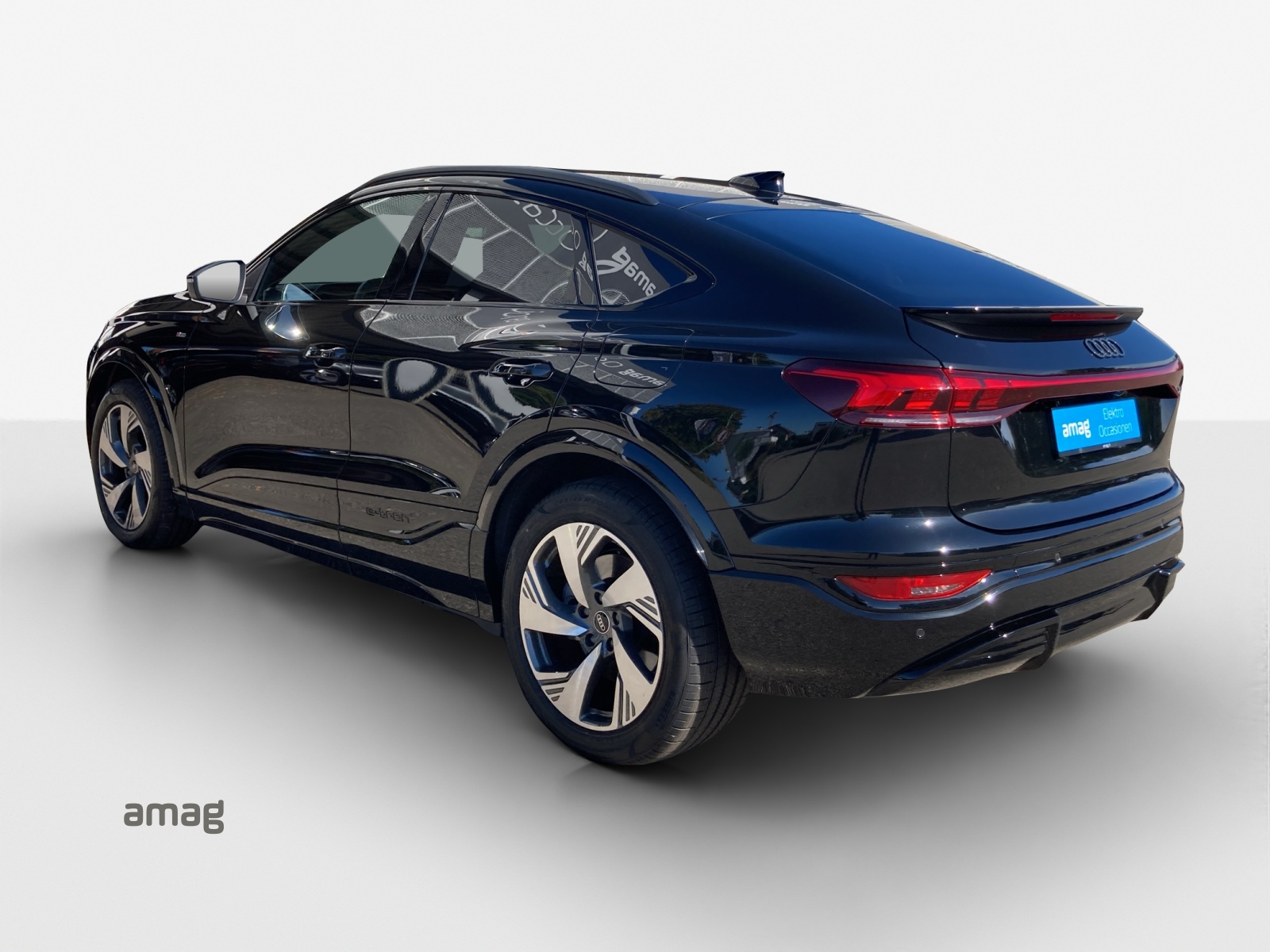 AUDI Q6 Sportback e-tron quattro-showroom-element-2
