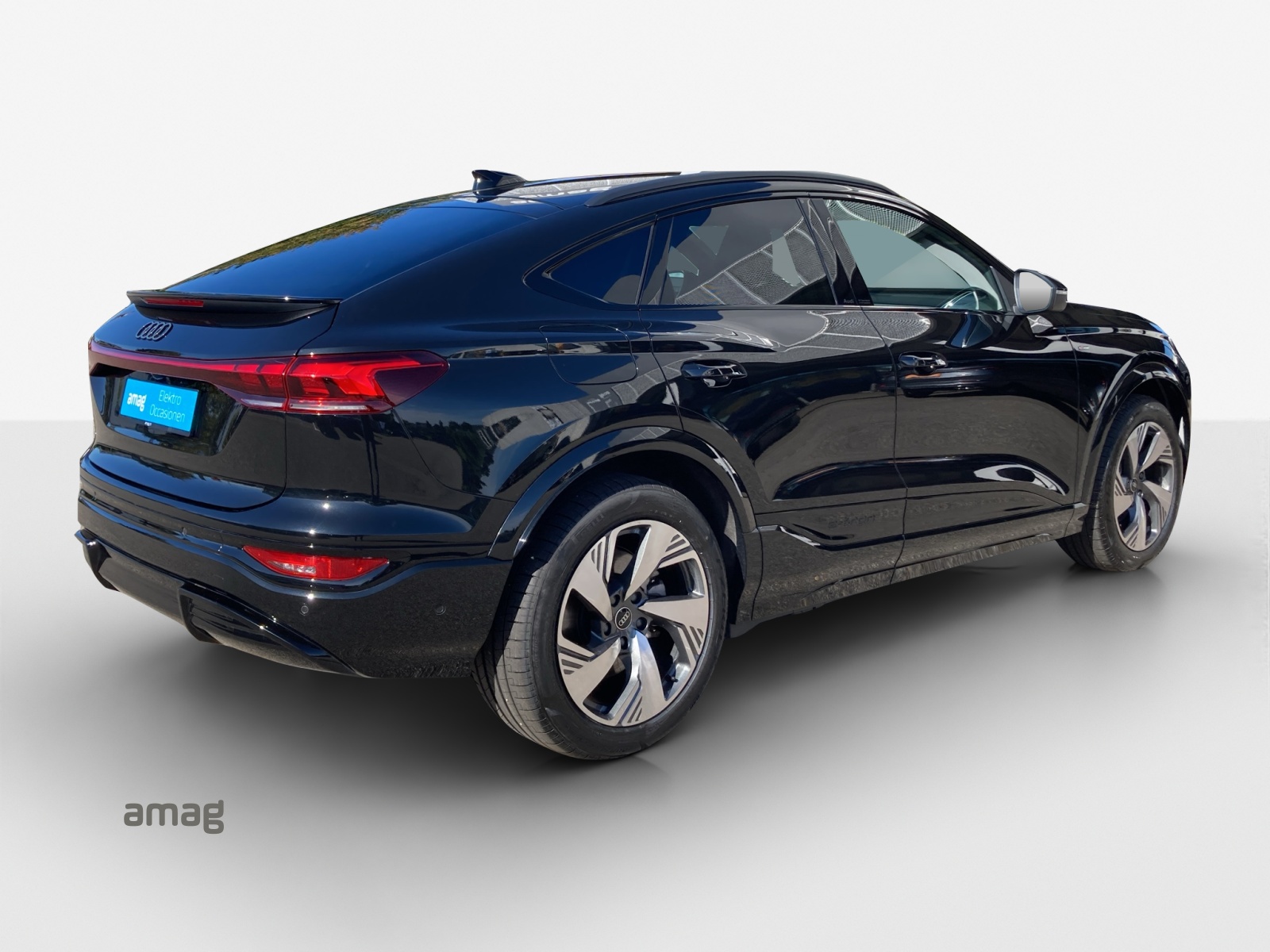 AUDI Q6 Sportback e-tron quattro-image-4