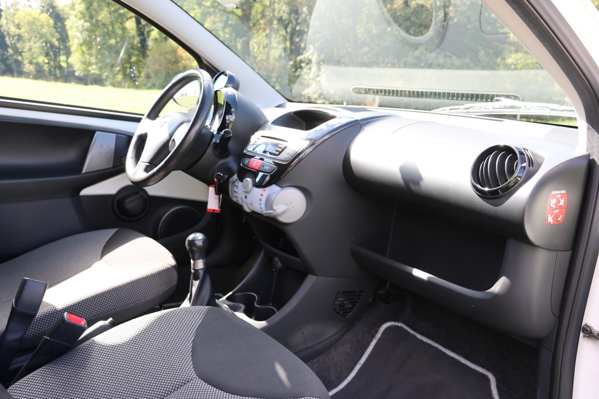 TOYOTA Aygo 1.0 VVT-i Luna-image-8