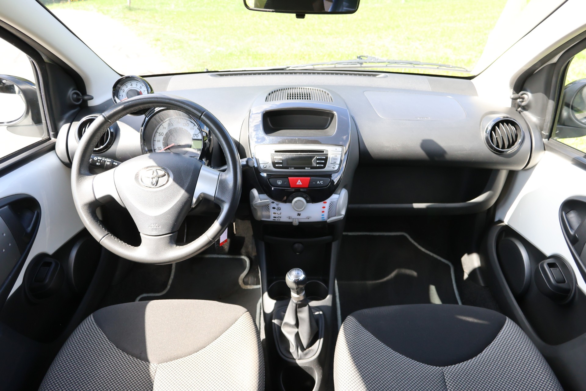 TOYOTA Aygo 1.0 VVT-i Luna-image-3