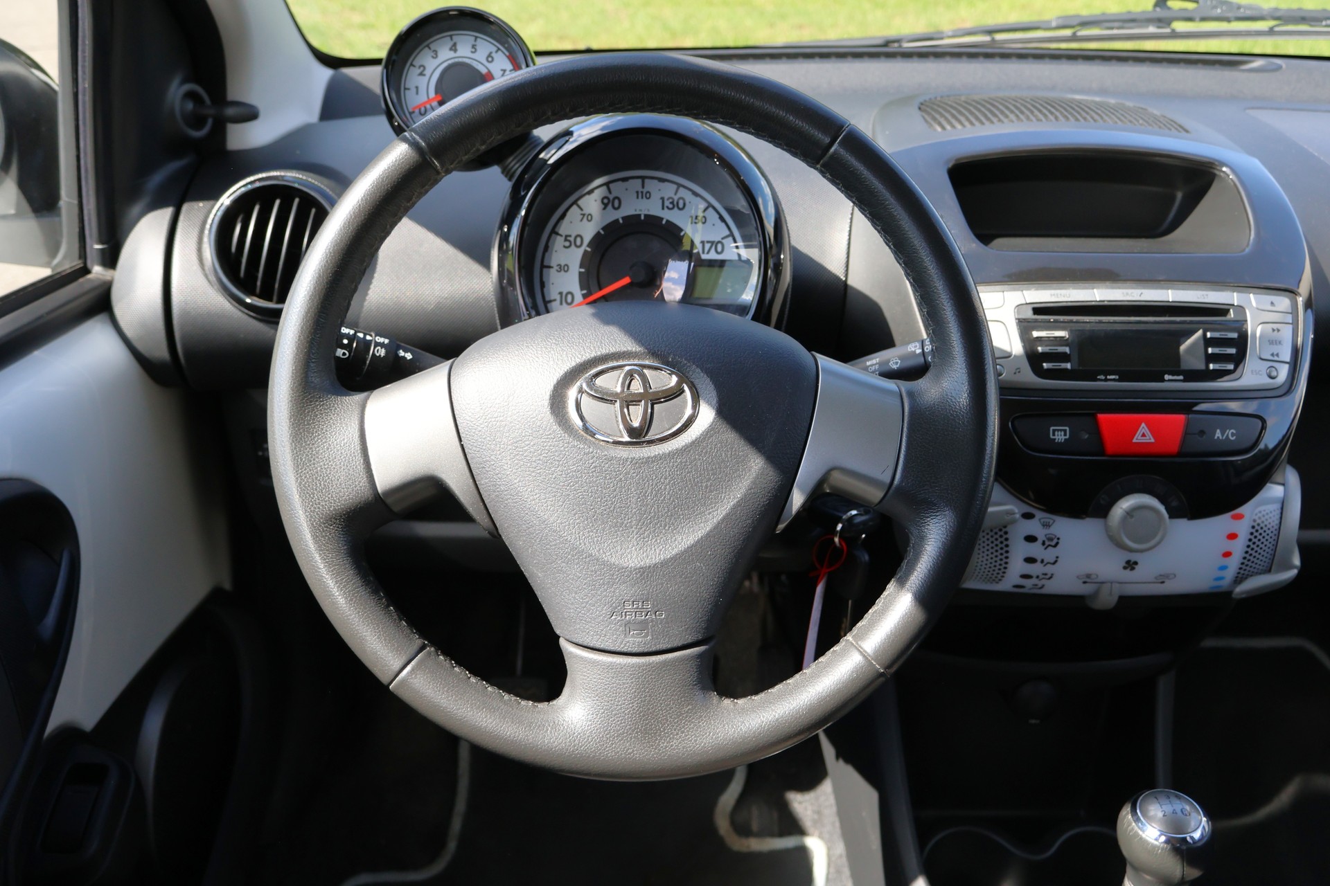TOYOTA Aygo 1.0 VVT-i Luna-image-5