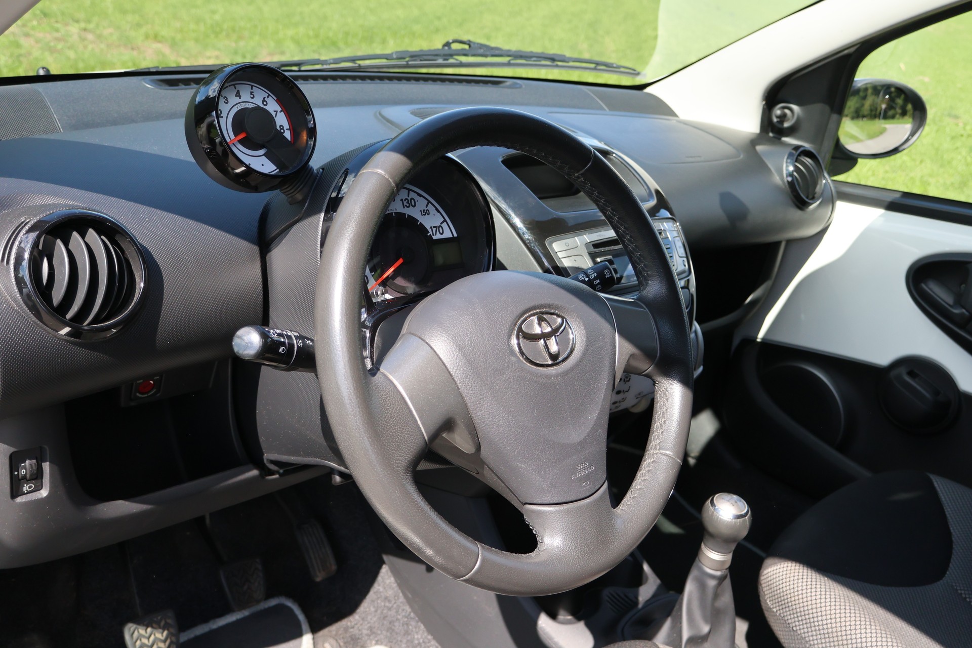 TOYOTA Aygo 1.0 VVT-i Luna-image-4