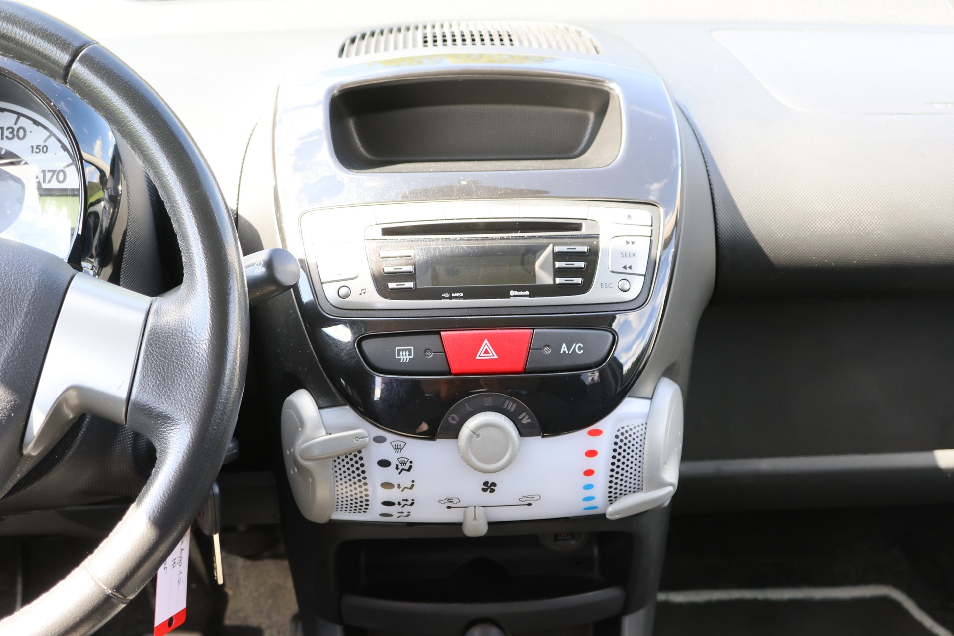 TOYOTA Aygo 1.0 VVT-i Luna-image-6