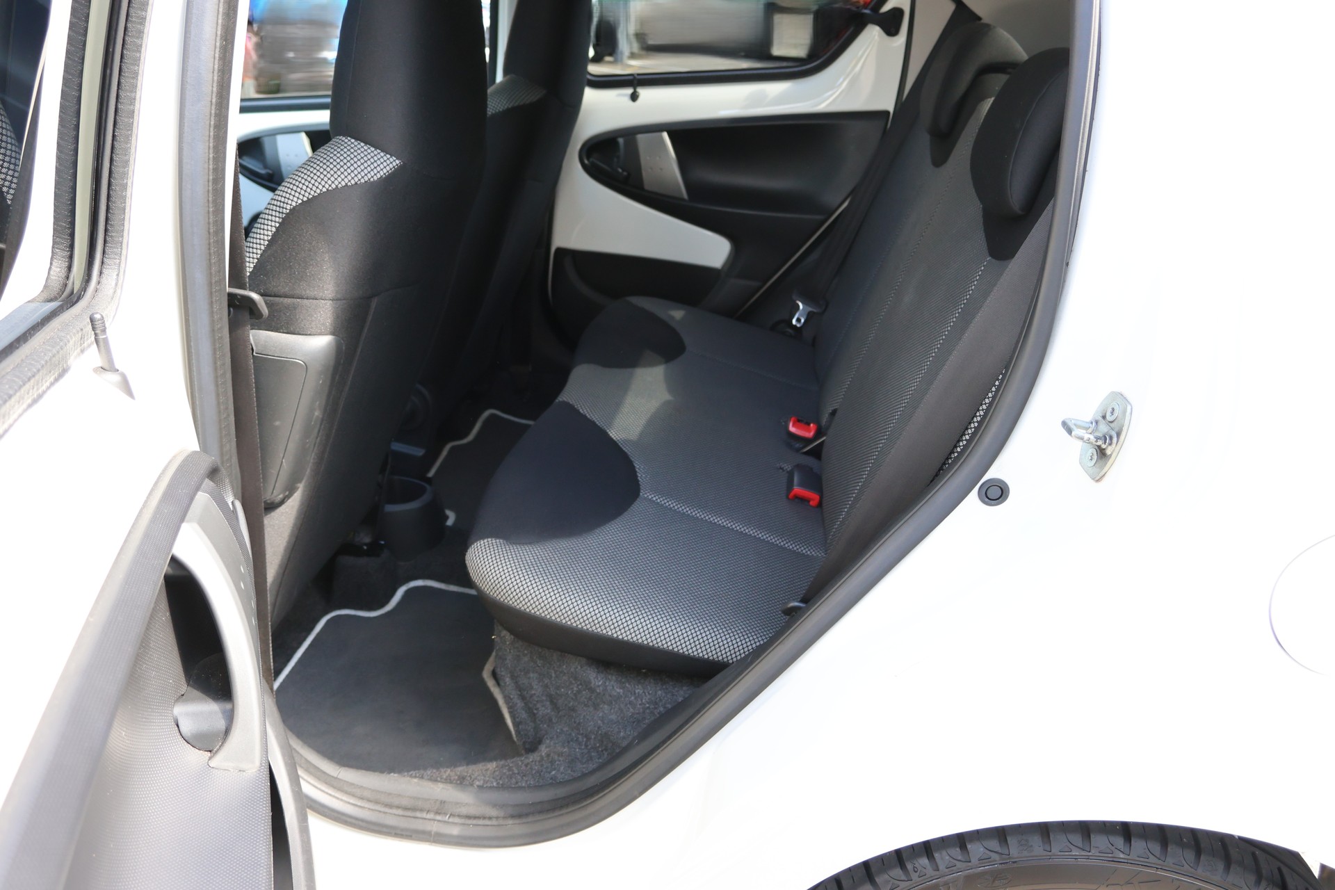 TOYOTA Aygo 1.0 VVT-i Luna-image-9