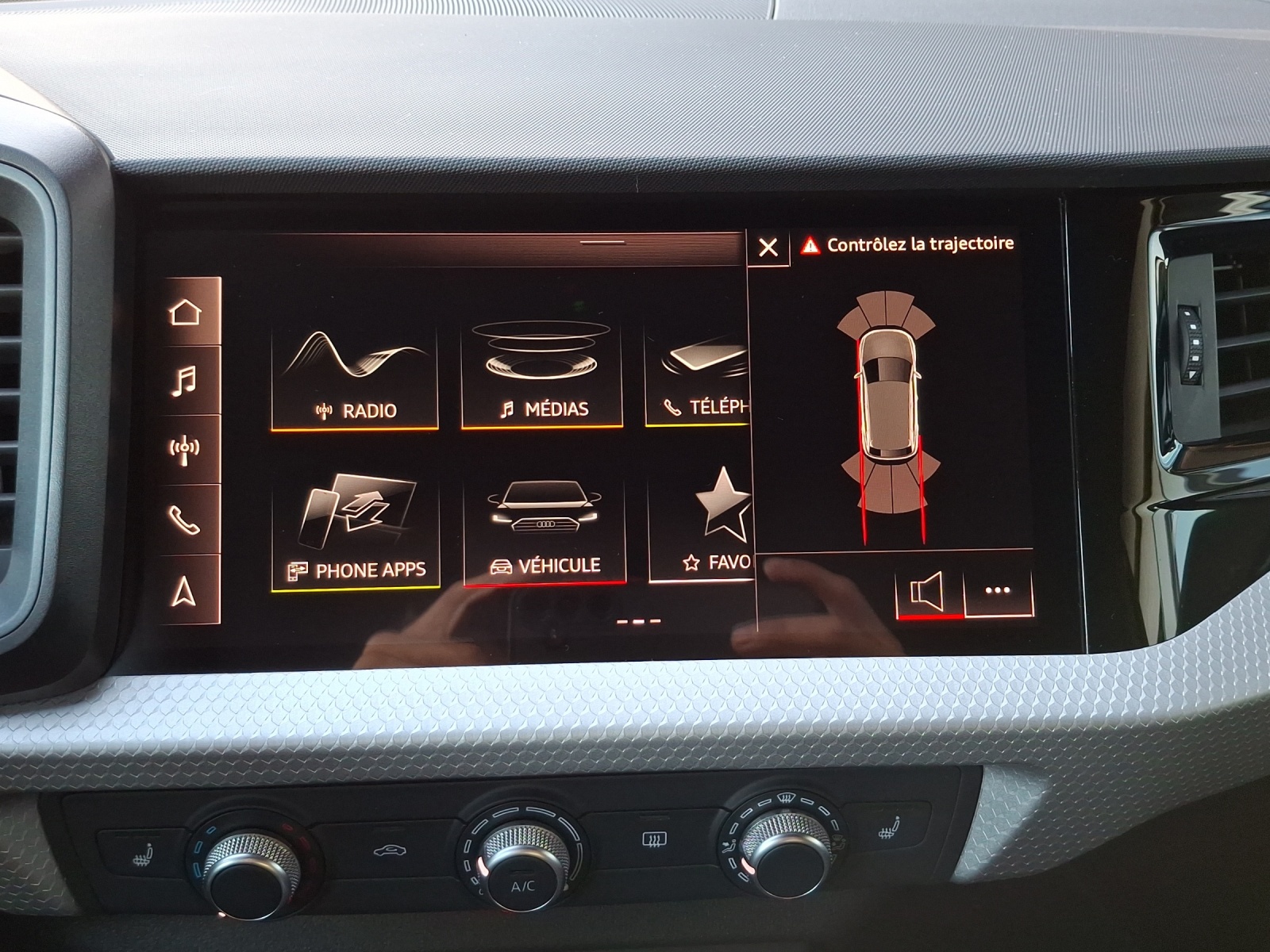 AUDI A1 Sportback 30 TFSI Attraction S-tronic-image-15