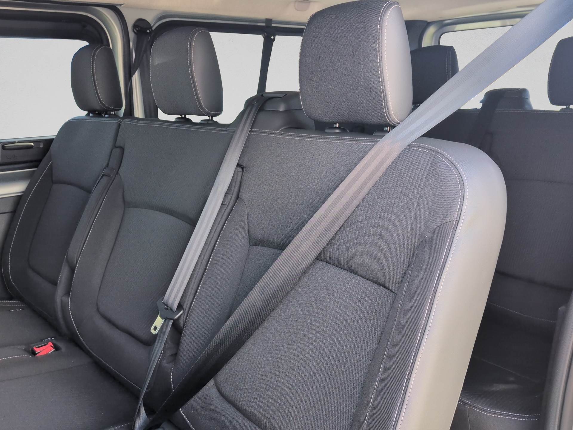 NISSAN Primastar dCi 170 3.0 L2H1 9 Pl. Tekna DCT leasing 0 apport 60 mois 10 000kms 7ans dés 799 chf/mois-image-7