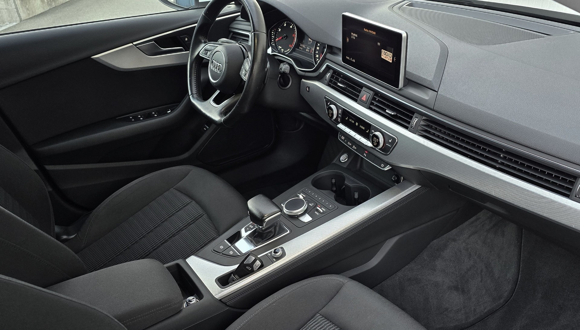 AUDI A4 Avant 2.0 TDI Sport S-tronic-image-7