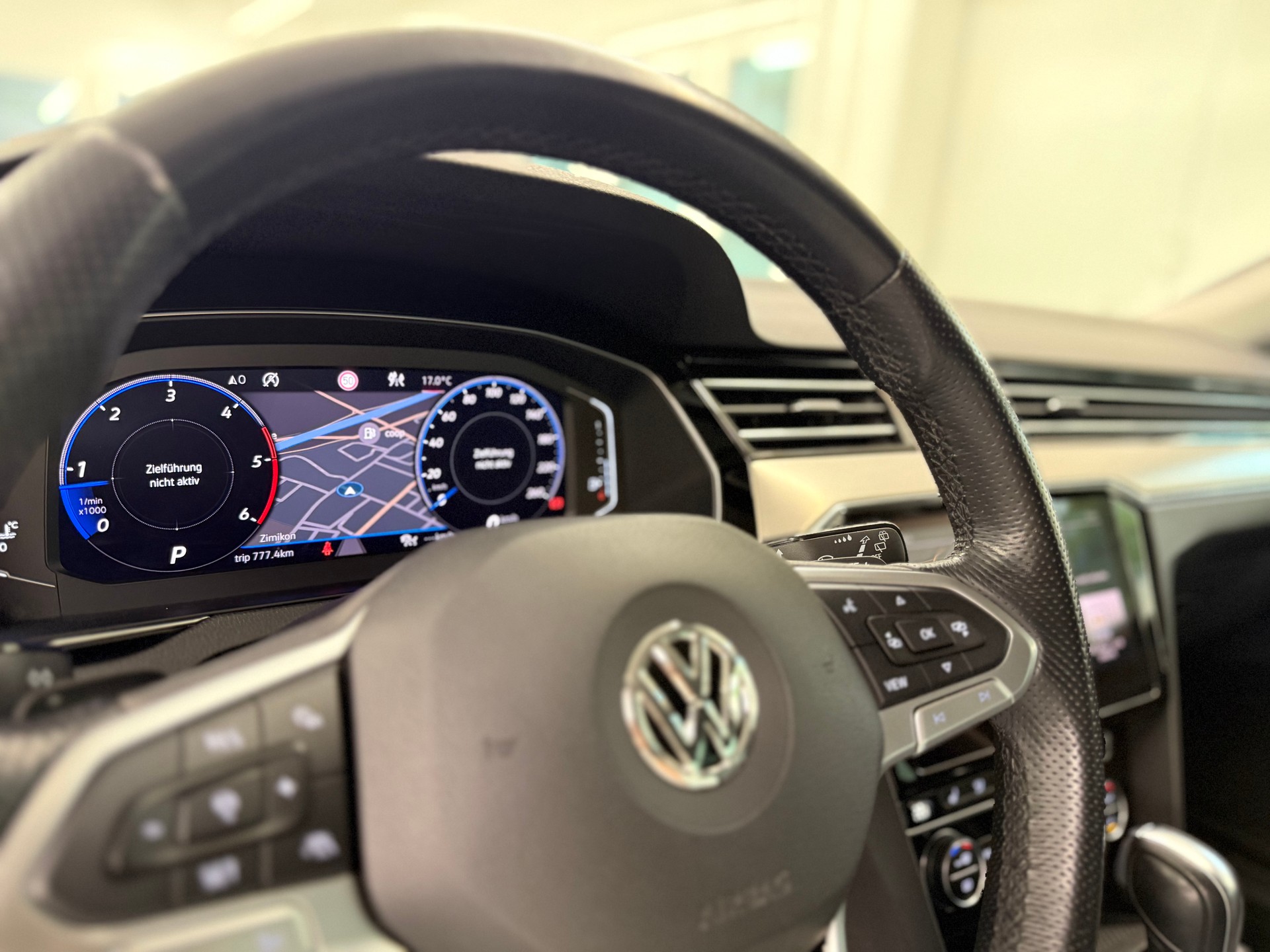 VW Passat Alltrack 2.0 TDI 4Motion DSG-image-15
