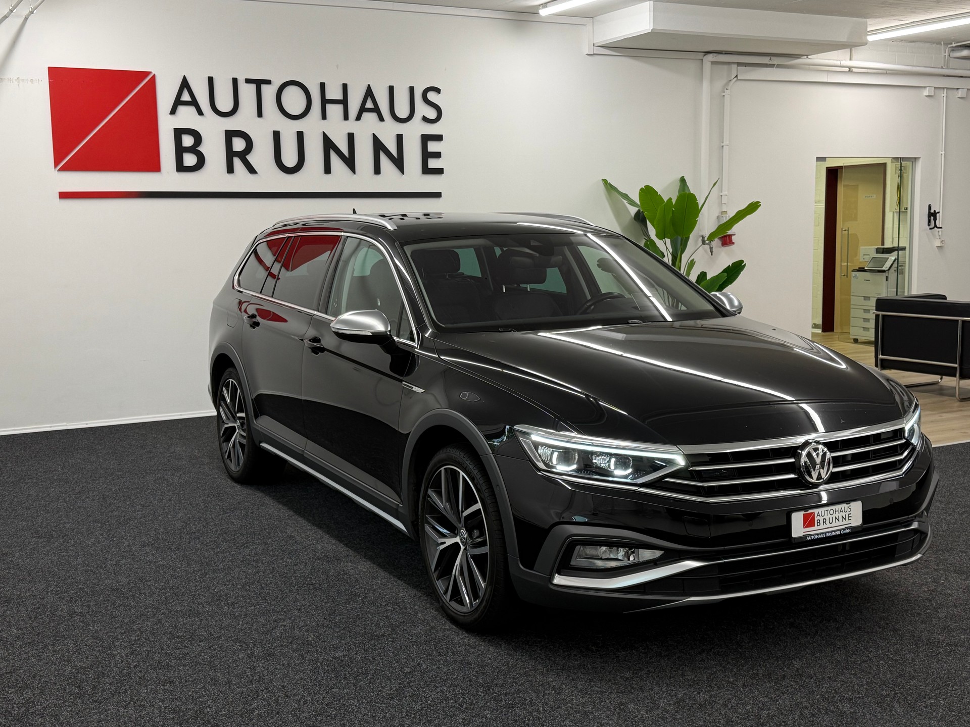 VW Passat Alltrack 2.0 TDI 4Motion DSG-image-2