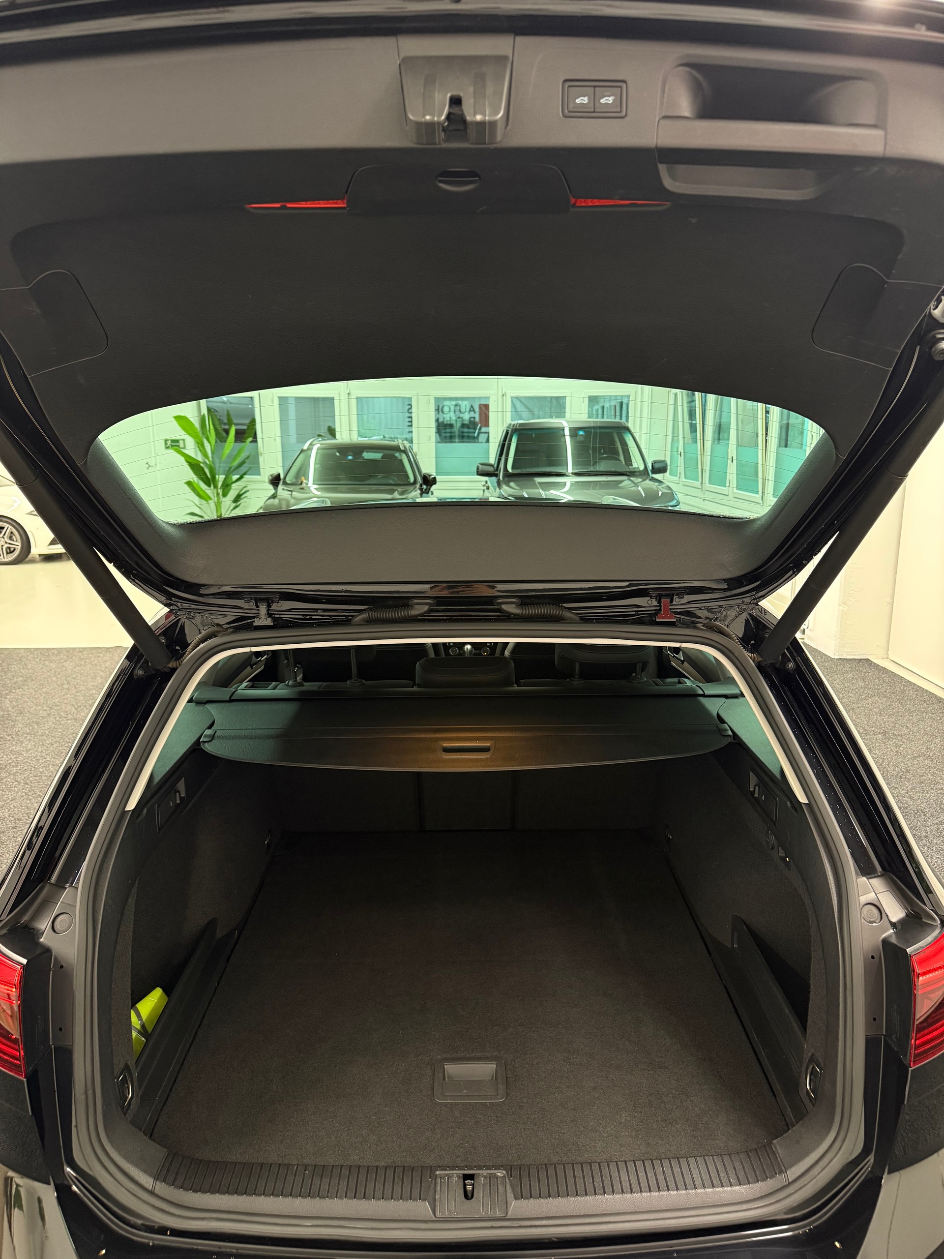 VW Passat Alltrack 2.0 TDI 4Motion DSG-image-5
