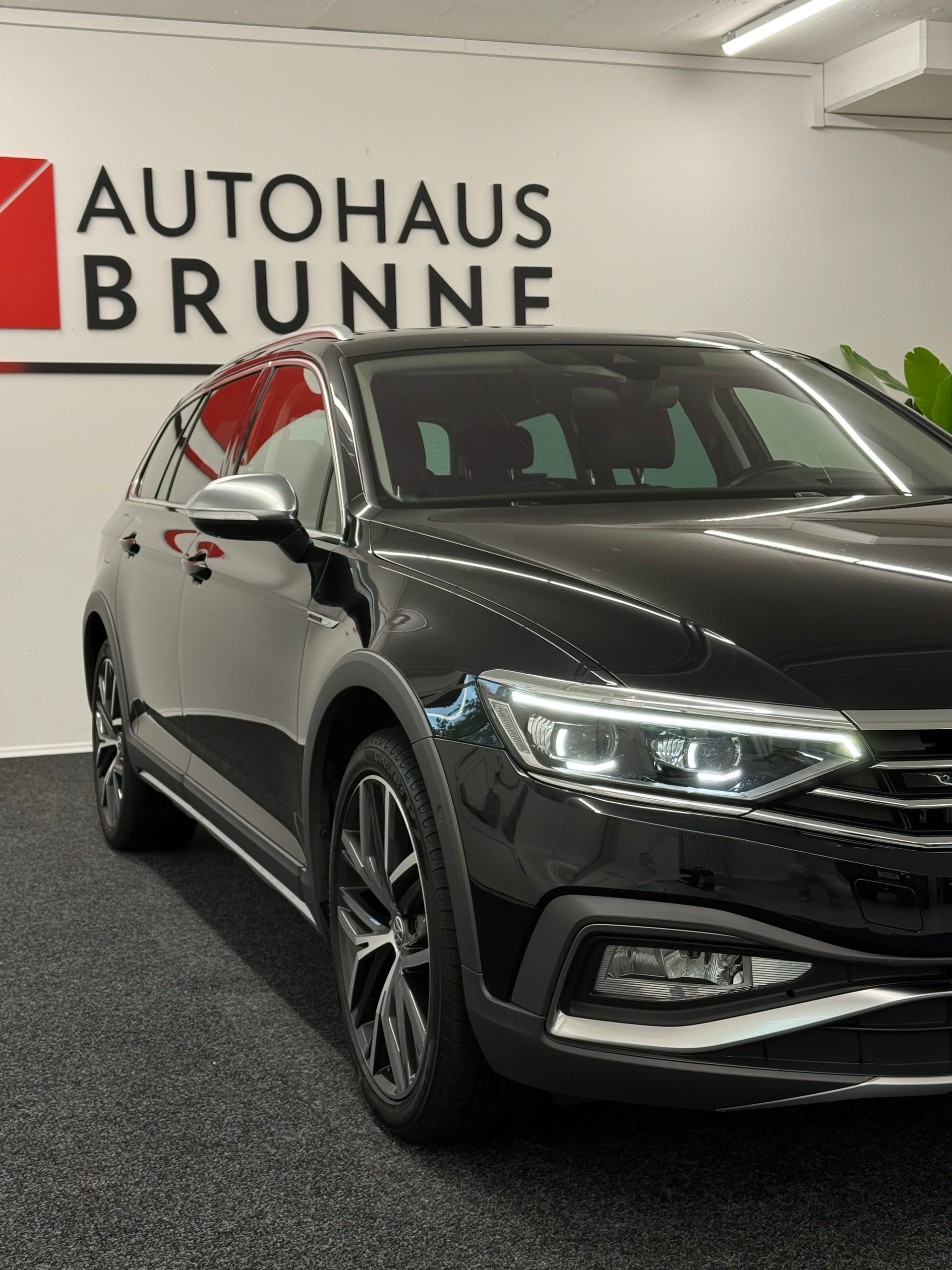 VW Passat Alltrack 2.0 TDI 4Motion DSG-image-9