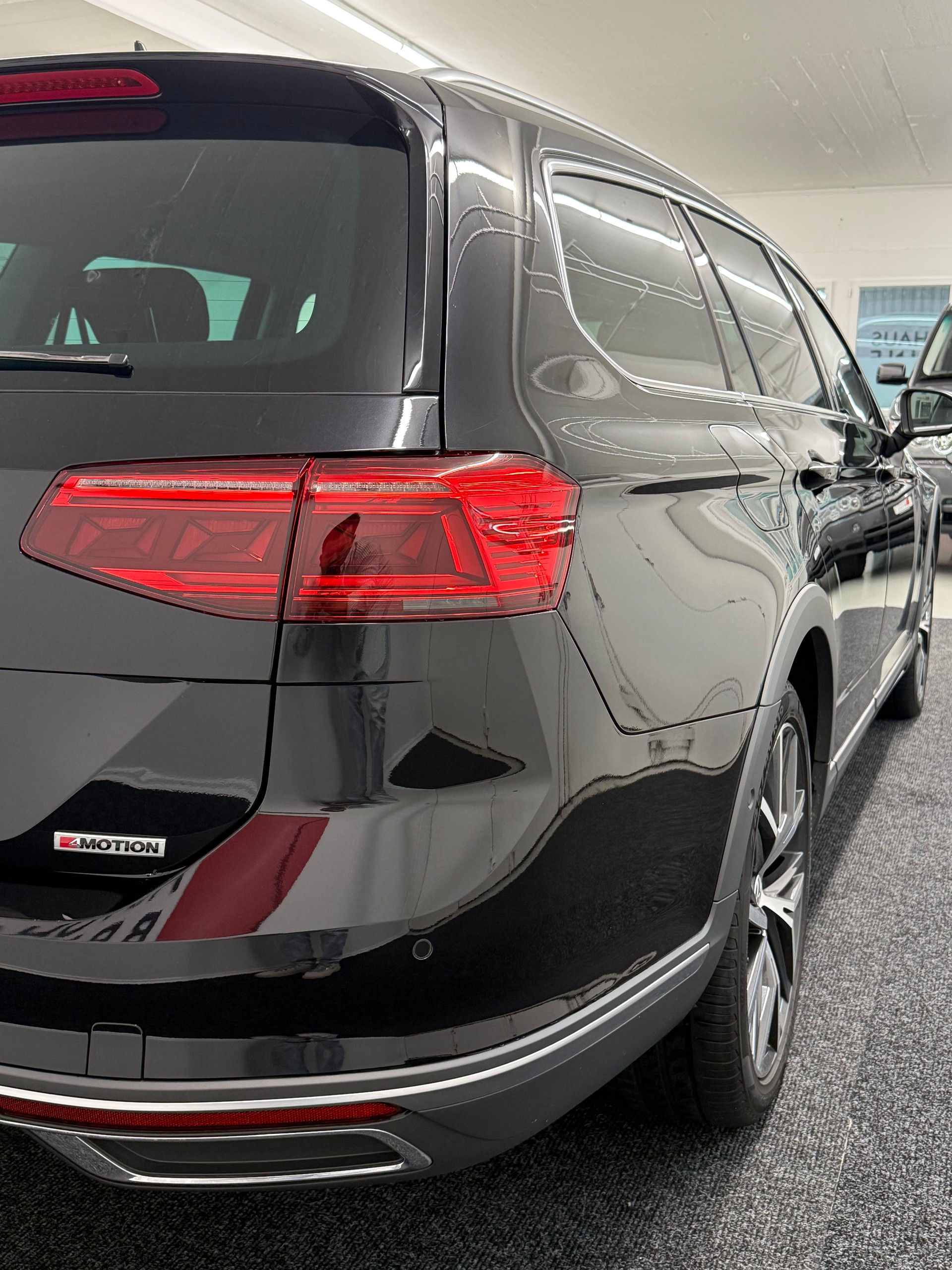 VW Passat Alltrack 2.0 TDI 4Motion DSG-image-4
