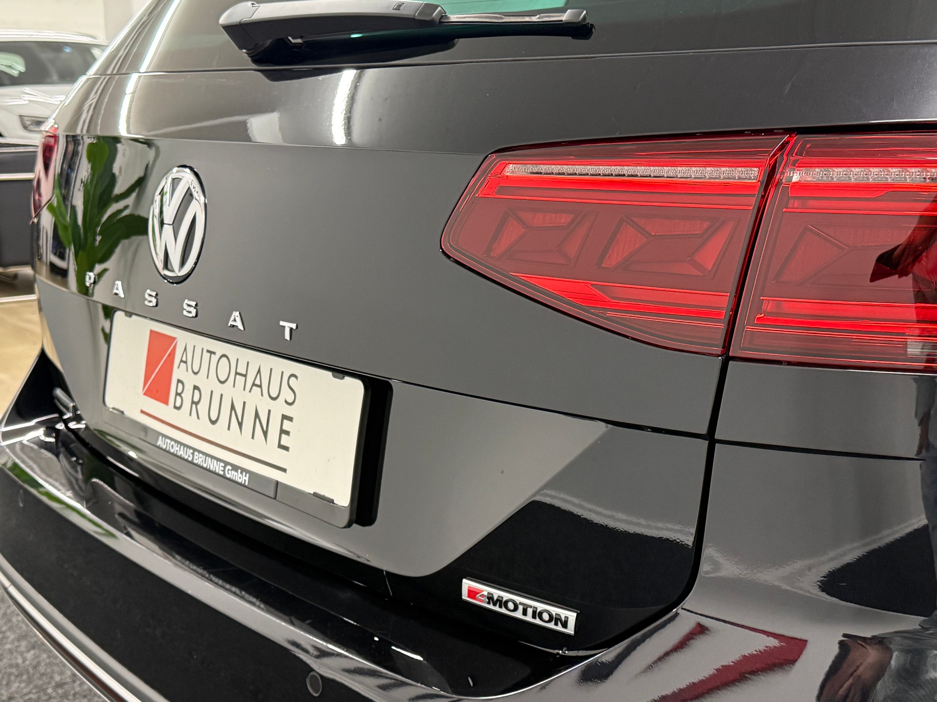VW Passat Alltrack 2.0 TDI 4Motion DSG-image-10
