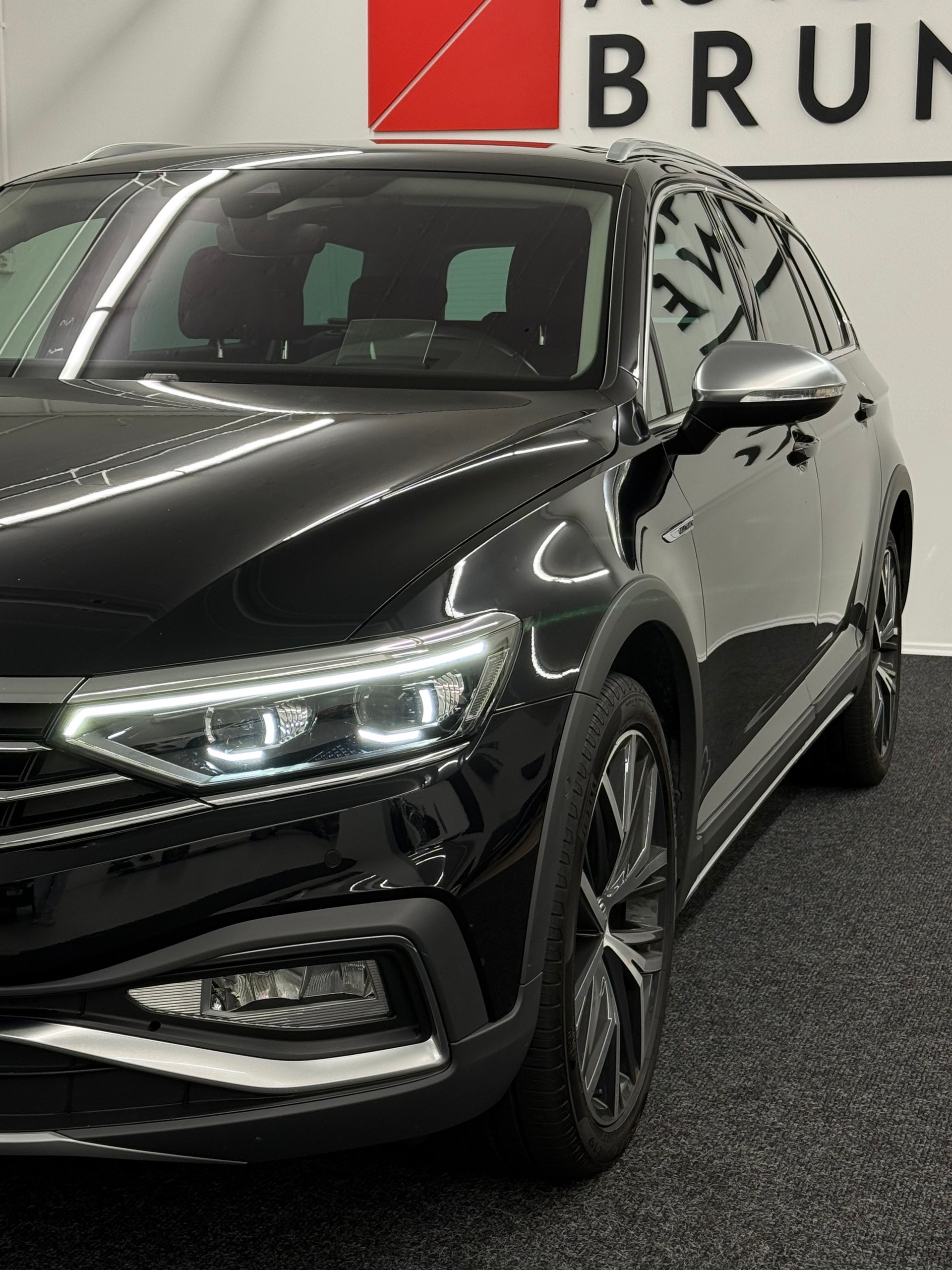 VW Passat Alltrack 2.0 TDI 4Motion DSG-image-8