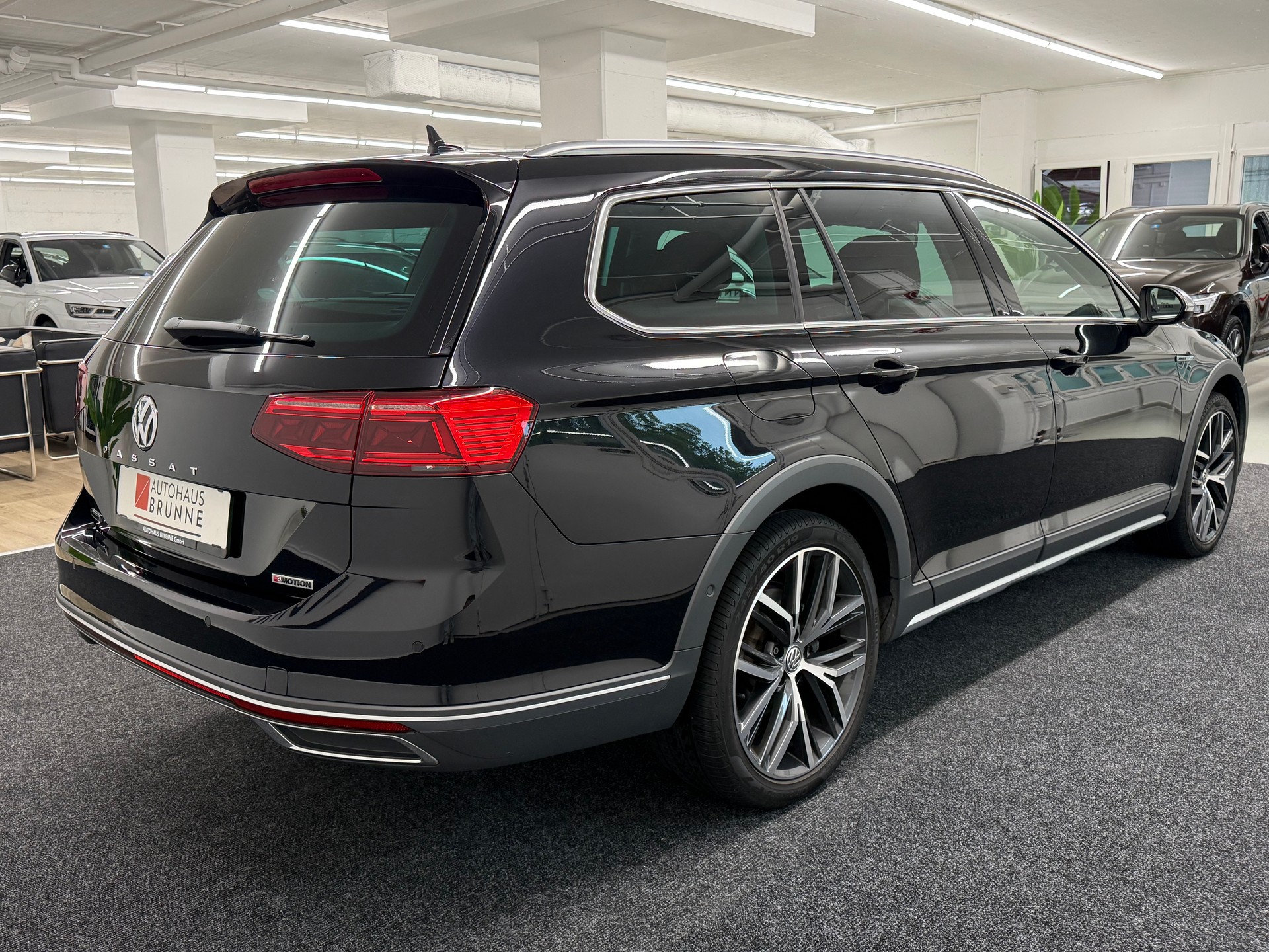 VW Passat Alltrack 2.0 TDI 4Motion DSG-image-3
