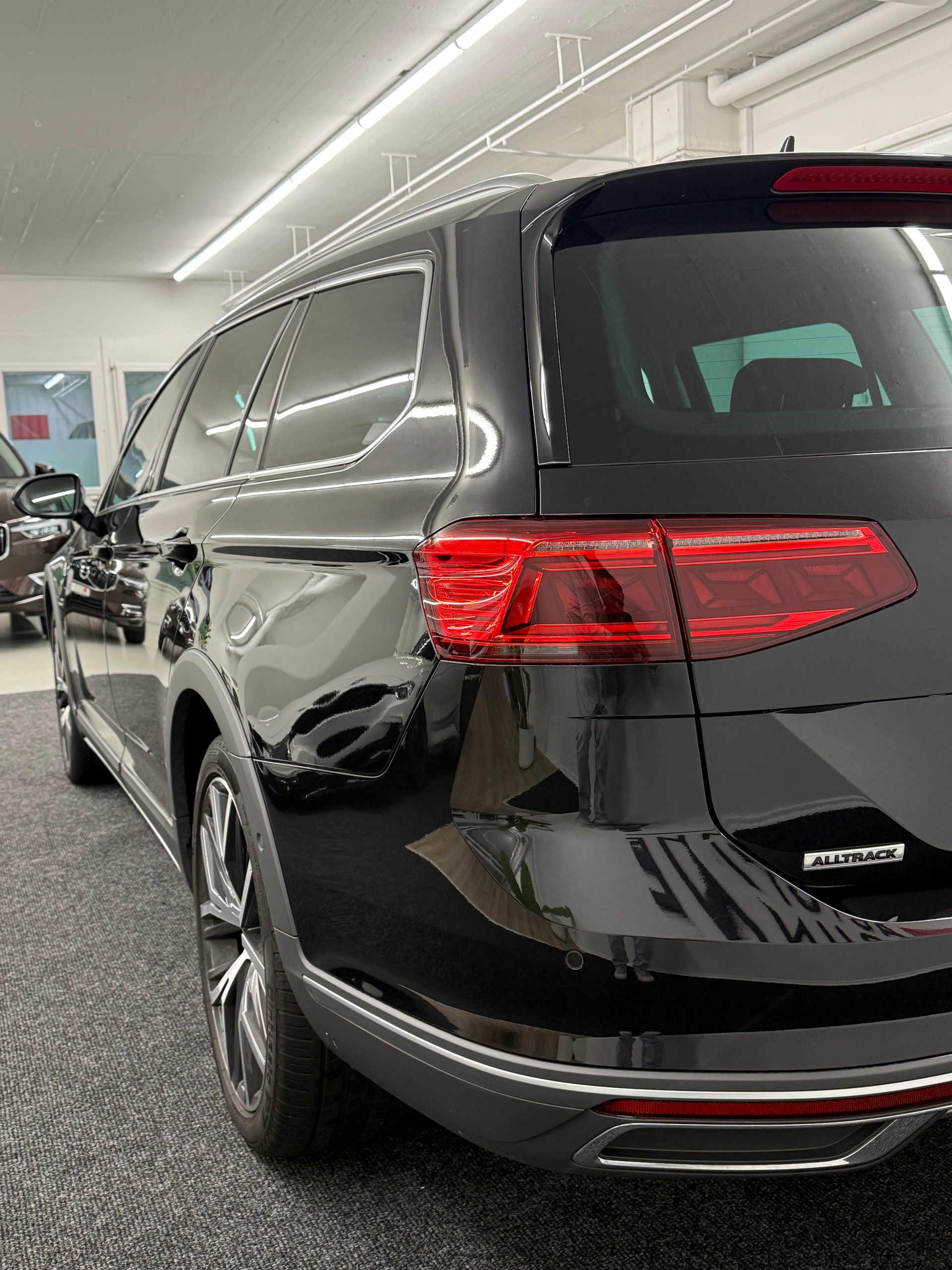 VW Passat Alltrack 2.0 TDI 4Motion DSG-image-7